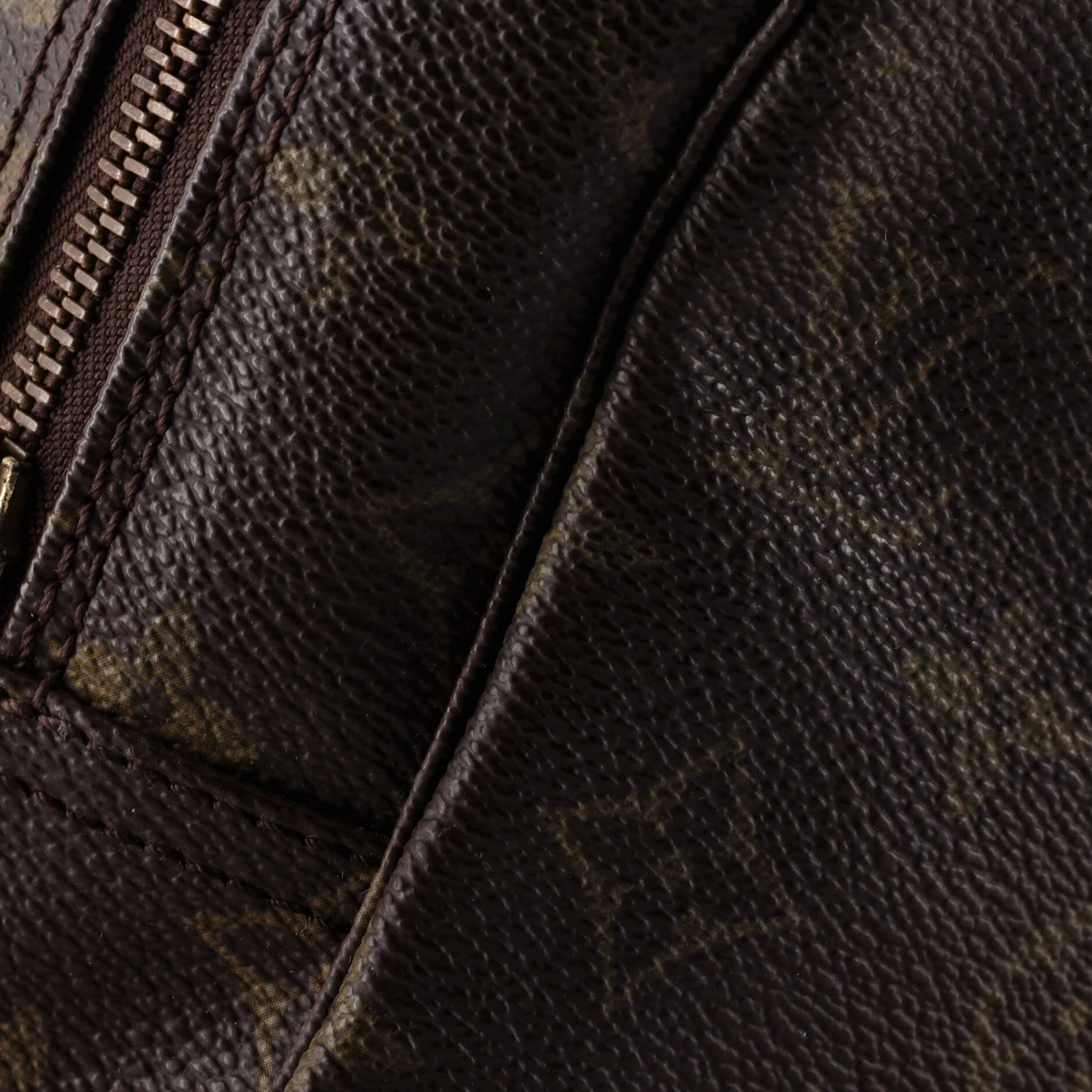 Trousse Toiletry Pouch Monogram Canvas 28 - Image 6