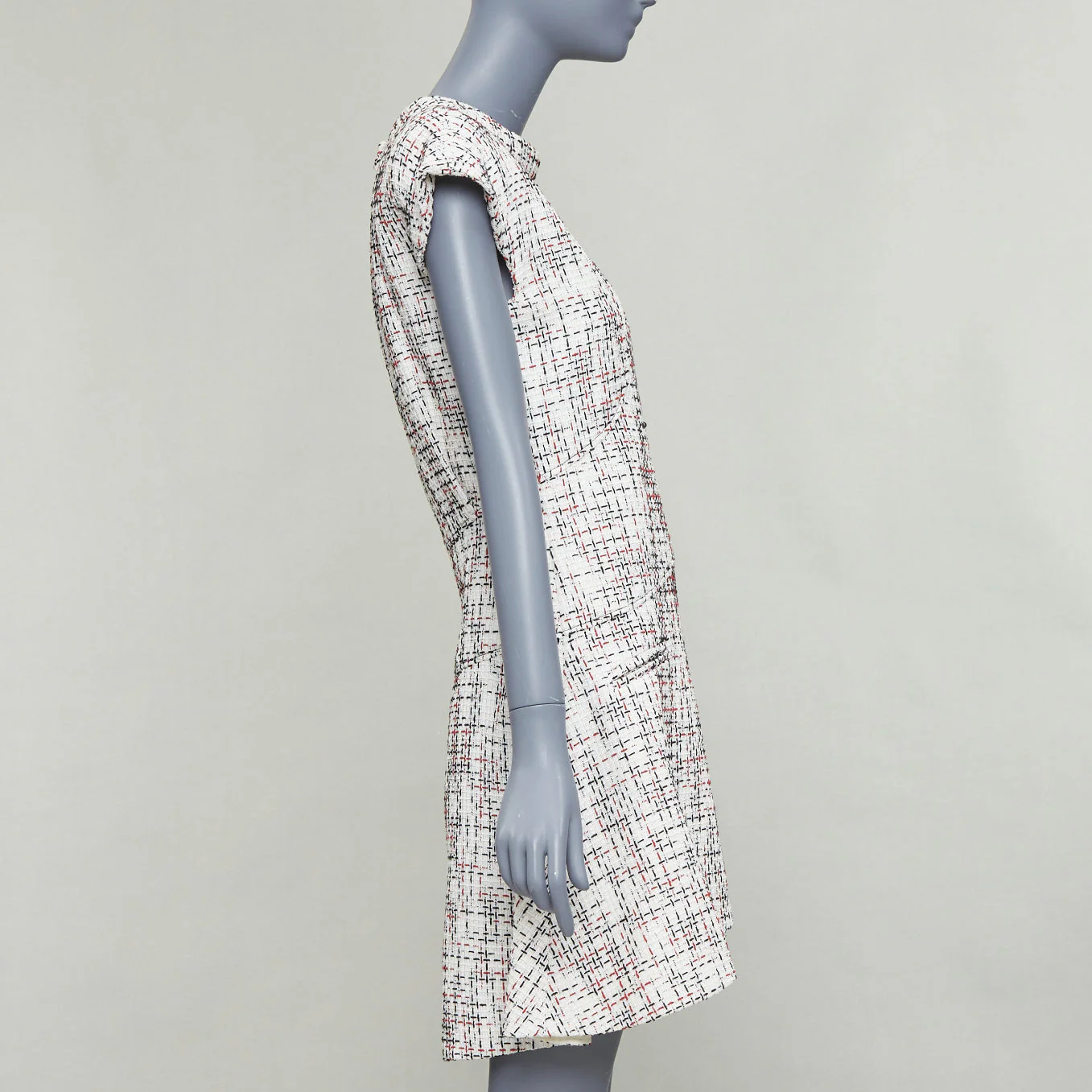 Women's Chanel cream red tweed dress - Image 10