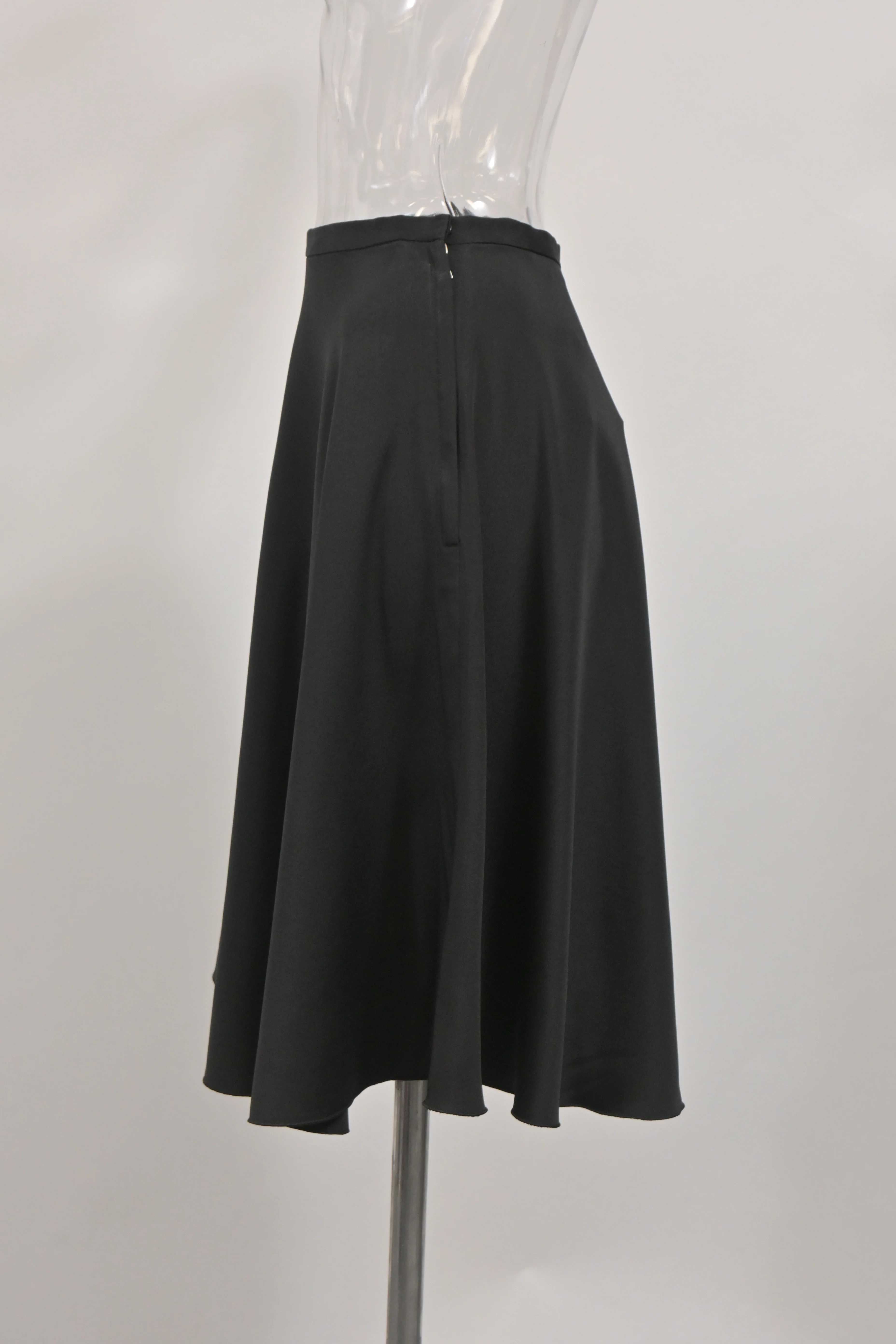 Women's Dolce & Gabbana Knee-Length High-Waisted Flared Skirt in Black Acetate - Image 6