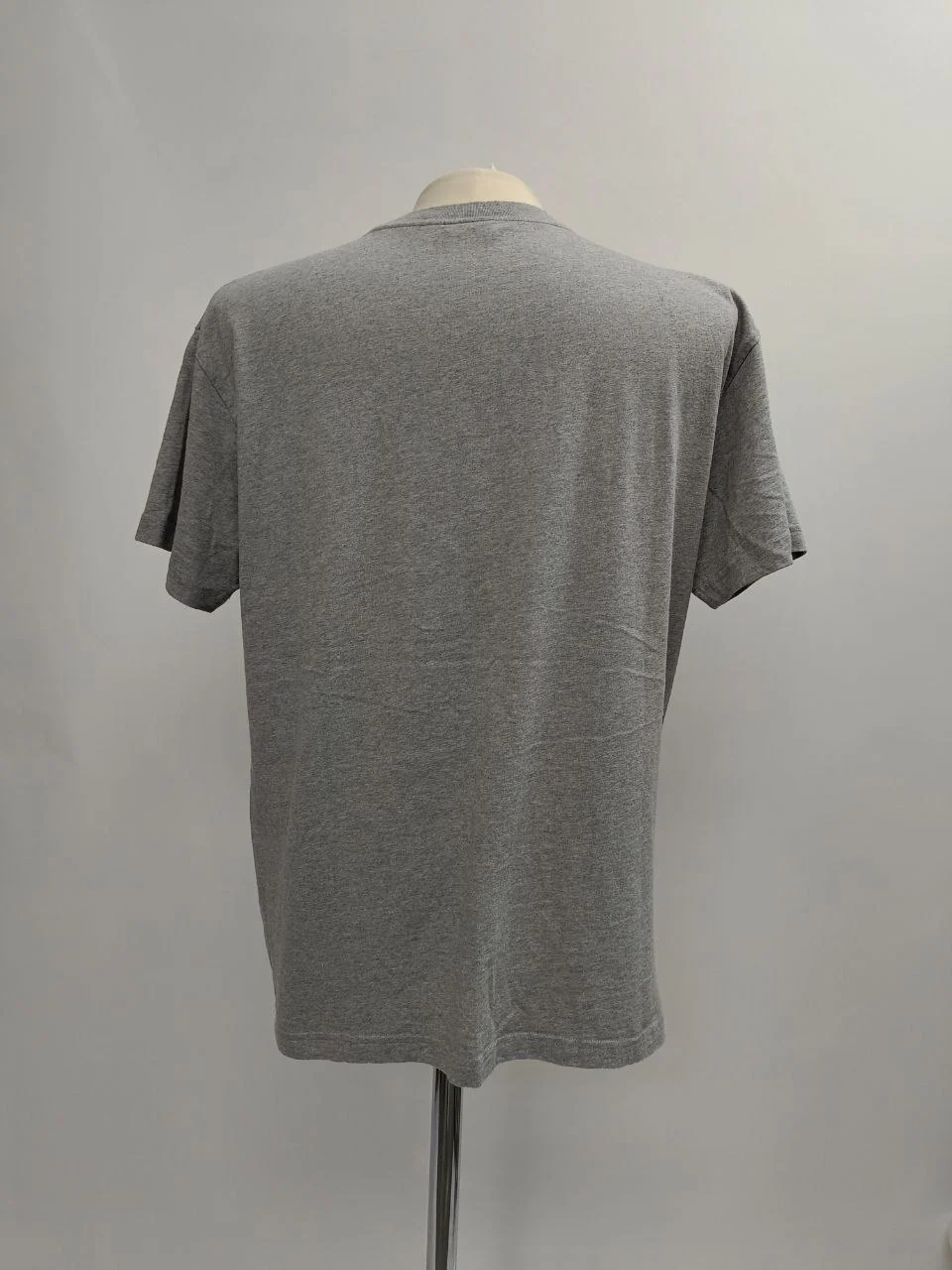 Men's  Jacquemus Logo-Print Crewneck T-Shirt in Grey Cotton - Image 8