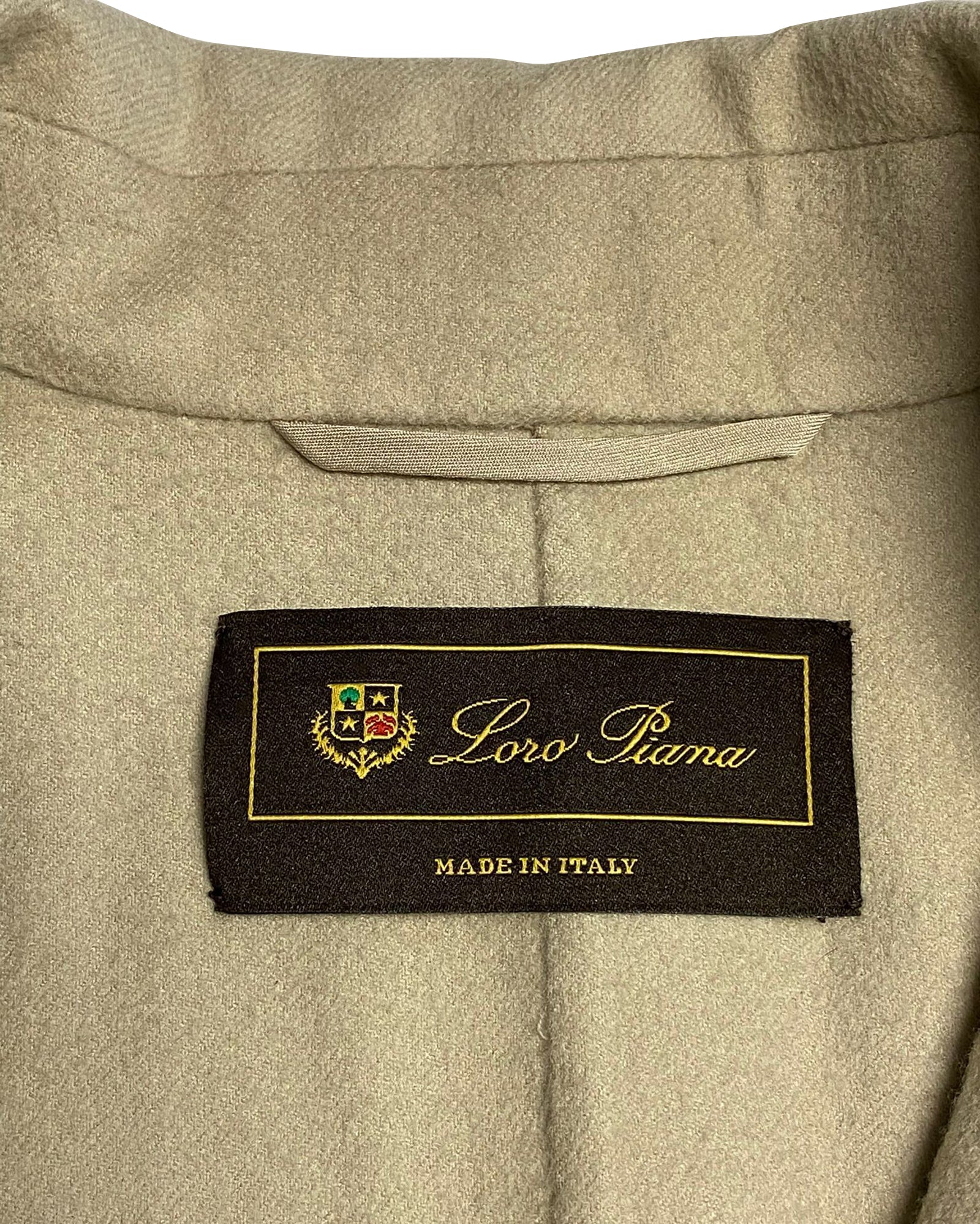 Women's Loro Piana Single Breasted Blazer in Beige Cashmere - Image 3