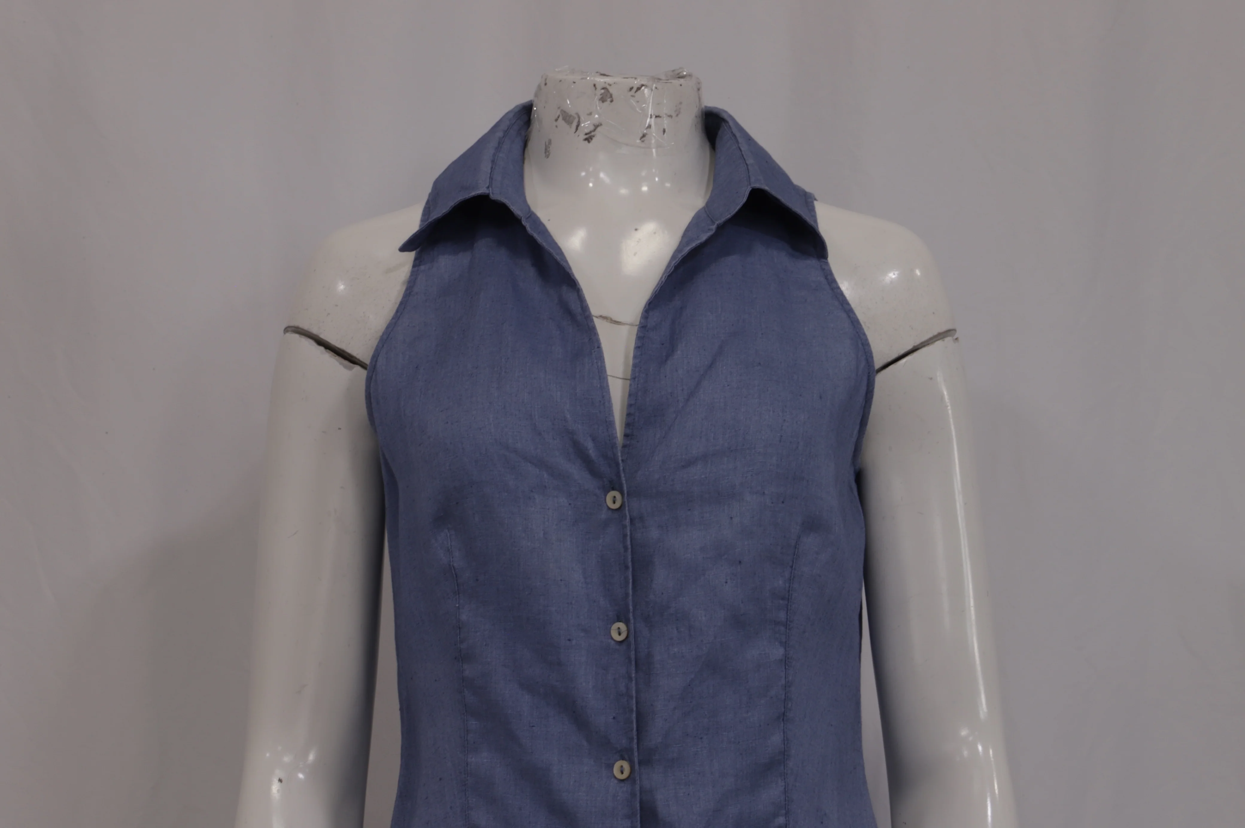 Women's Loro Piana Sleeveless Button Up Blouse in Light Blue Linen - Image 8