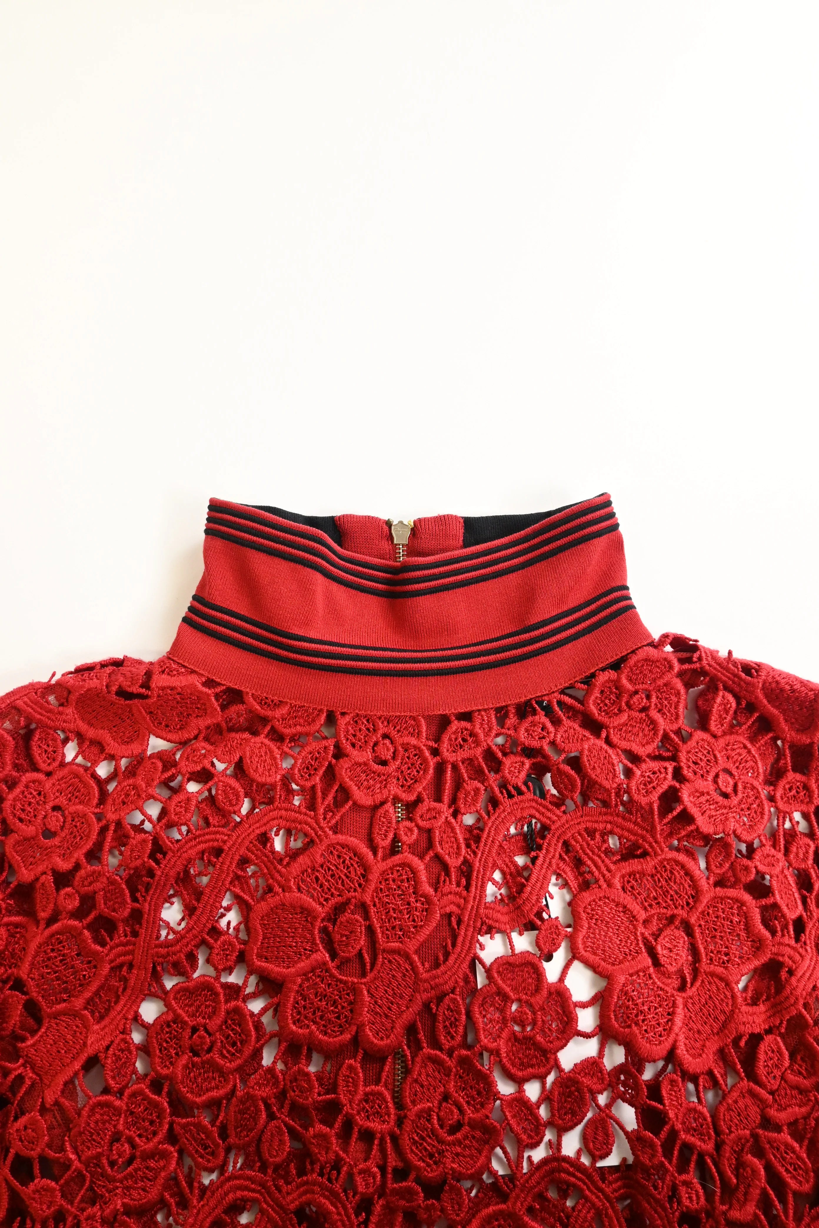 Women's Salvatore Ferragamo Lace Blouse in Red Cotton - Image 10