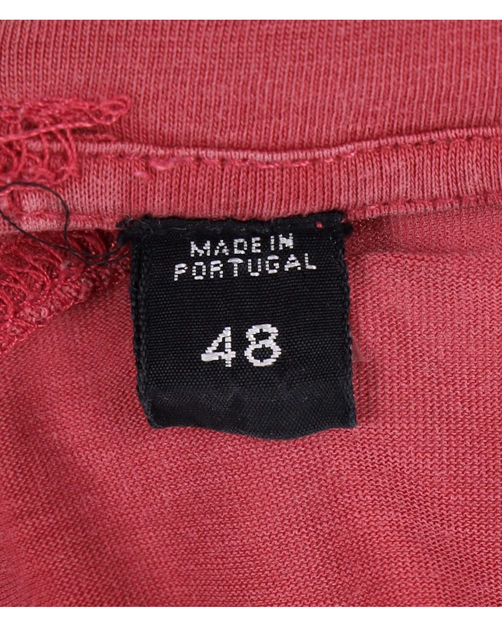 Men's Tom Ford Round Neck T-shirt in Red Lyocell - Image 5