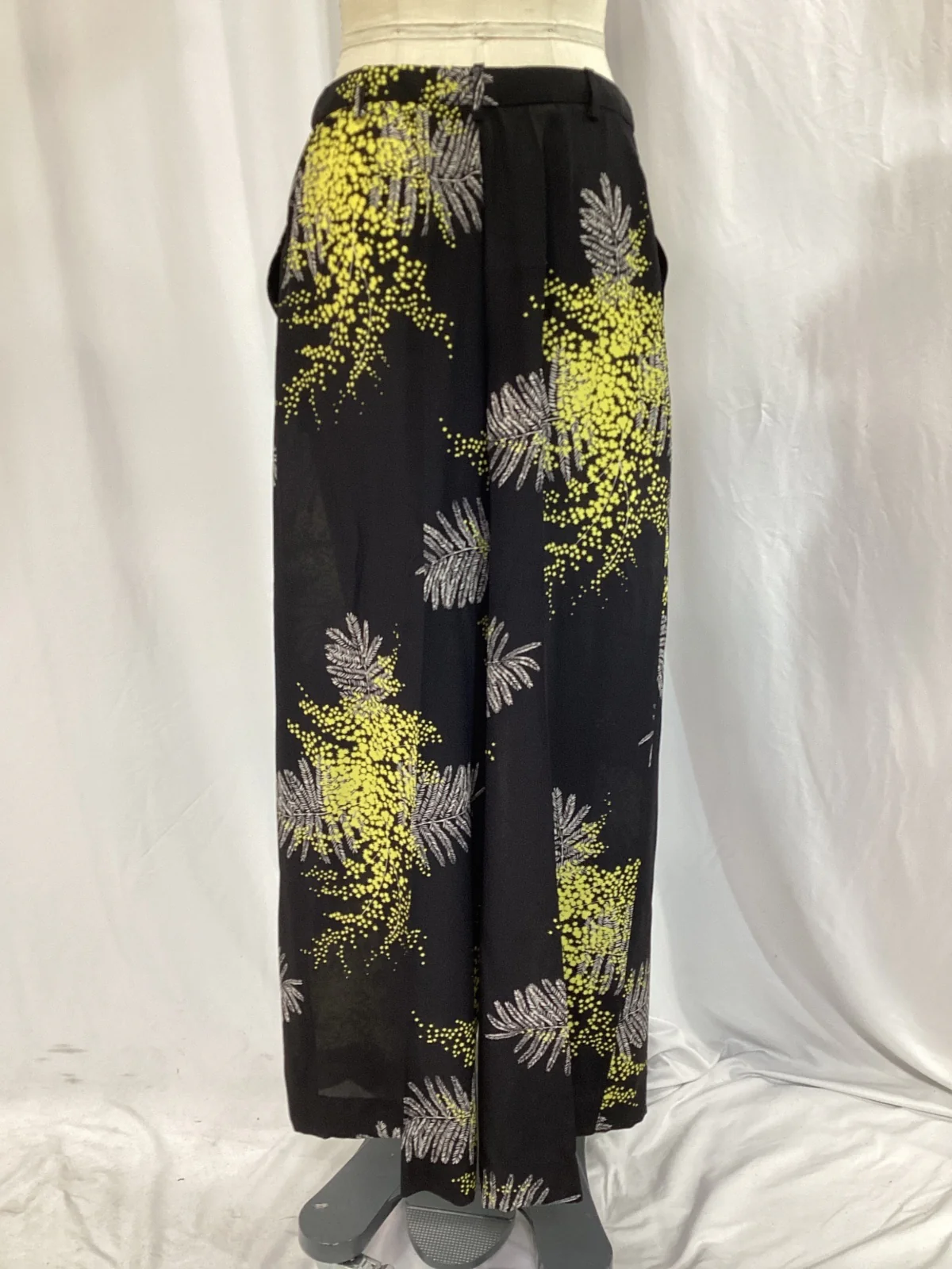 Women's Valentino Printed Crepe Wide-Leg Pants in Black Silk - Image 7