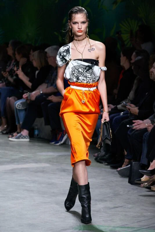 Women's Versace Medusa ring marble tie dye tshirt - Image 8