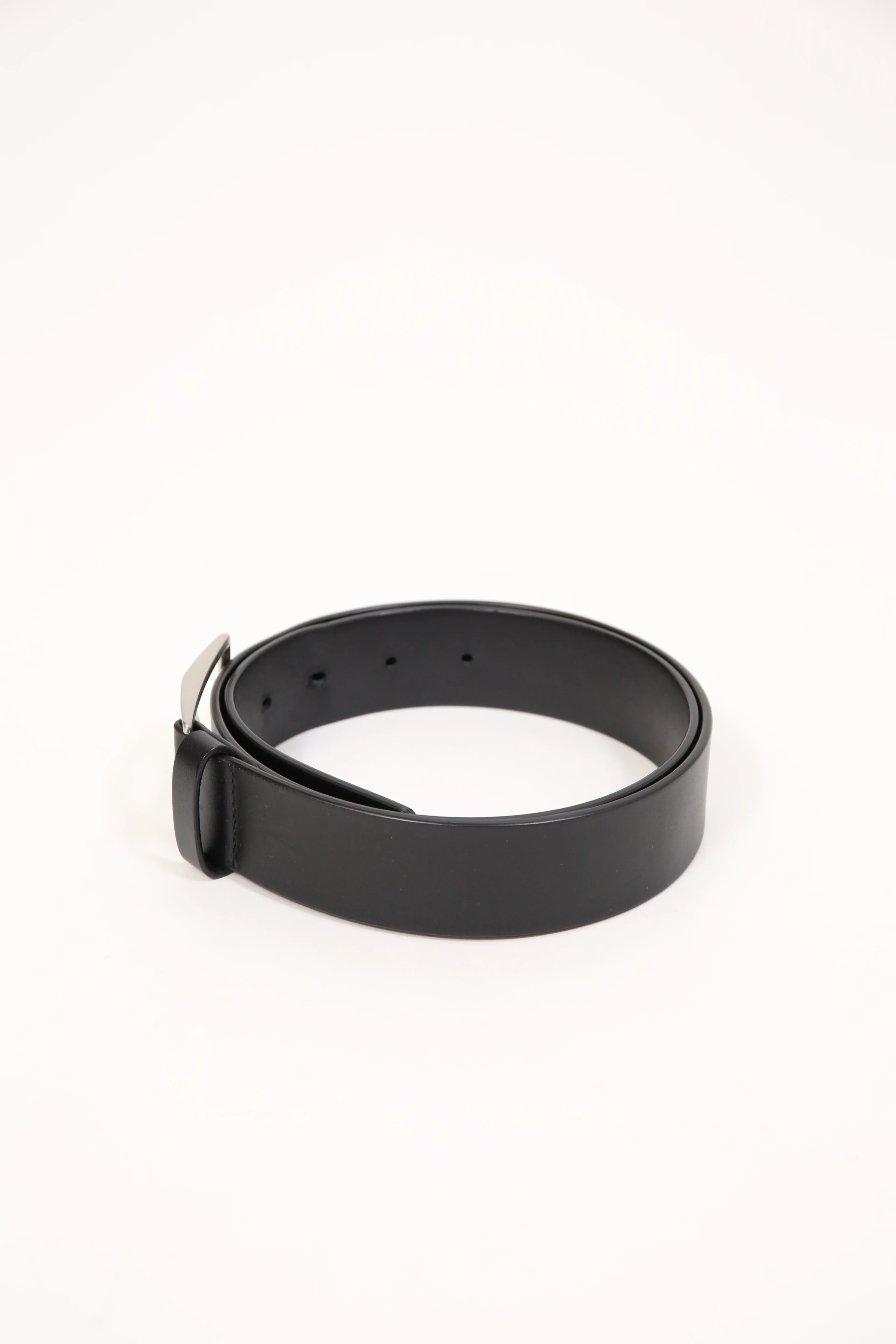 Bottega Veneta Basic Belt in Black Leather - Image 8