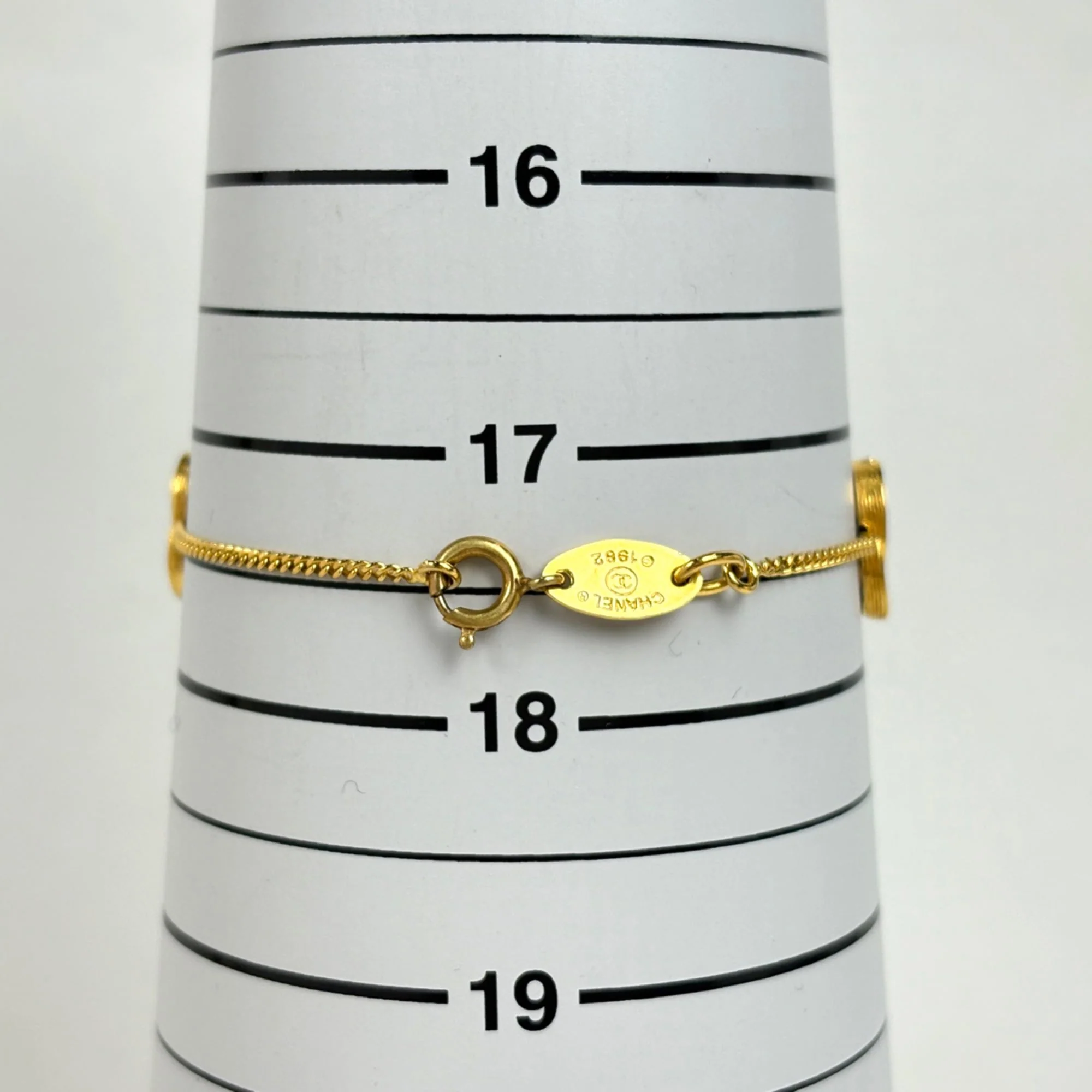 CC Logo Bracelet Metal - Image 5