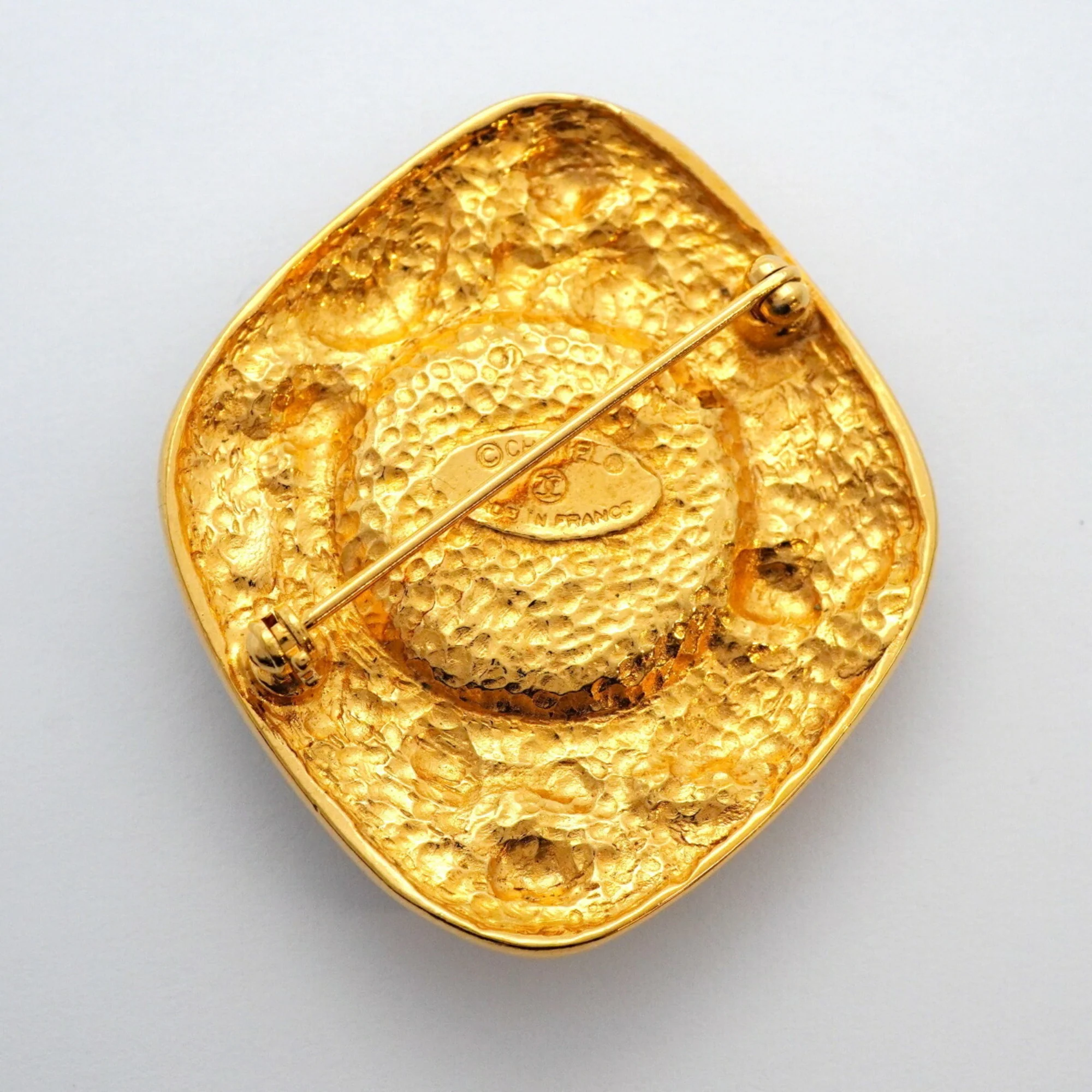 Brooch Metal GP Plated With Faux Pearl Rhombus Shape - Image 5