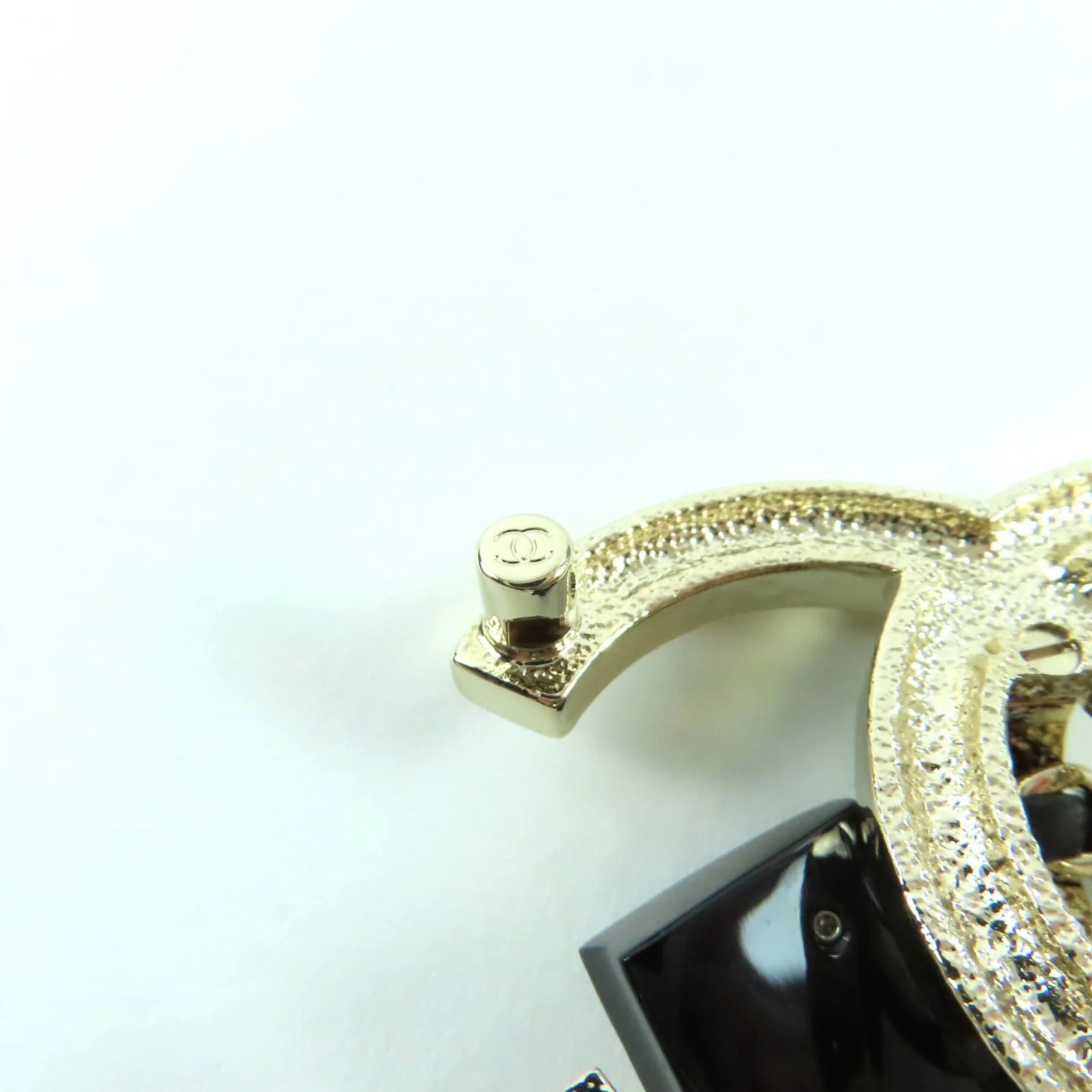 CC Logo Brooch Gold-Tone Metal - Image 7