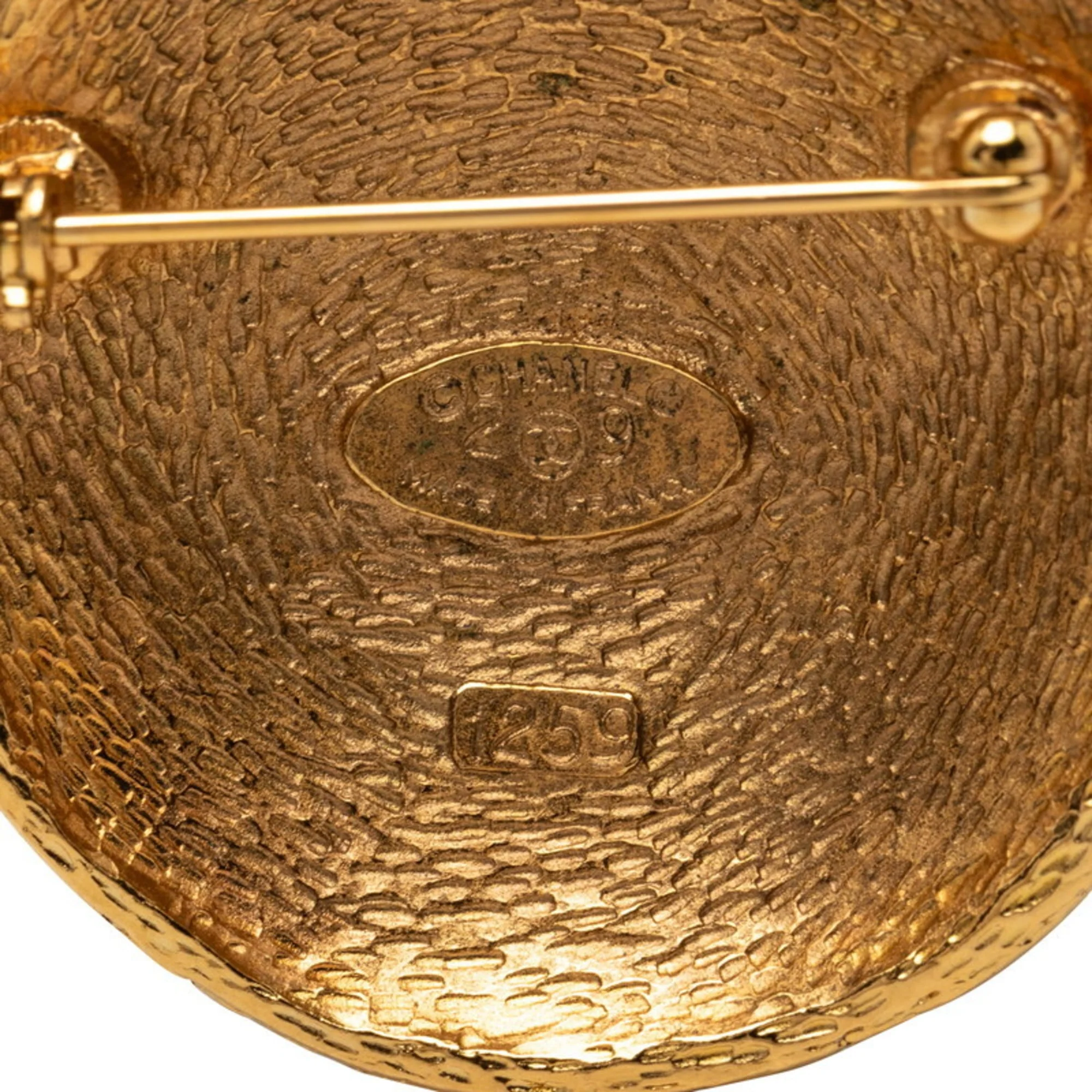 CC Logo Brooch Metal - Image 3