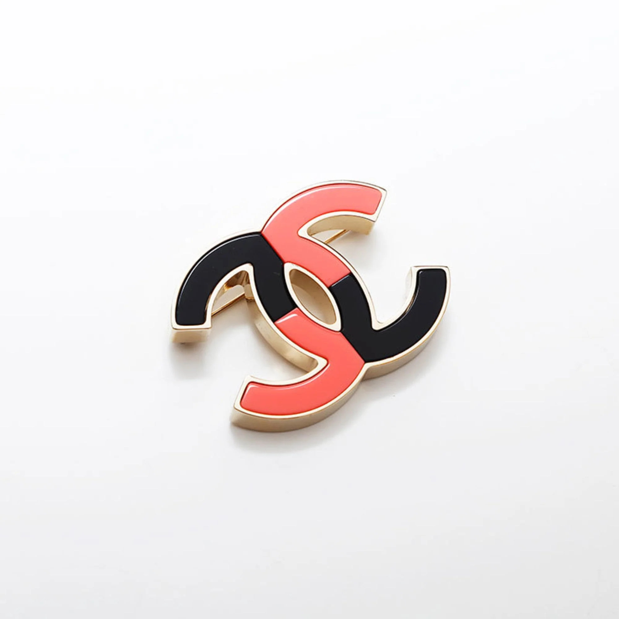 CC Logo Brooch Metal - Image 3
