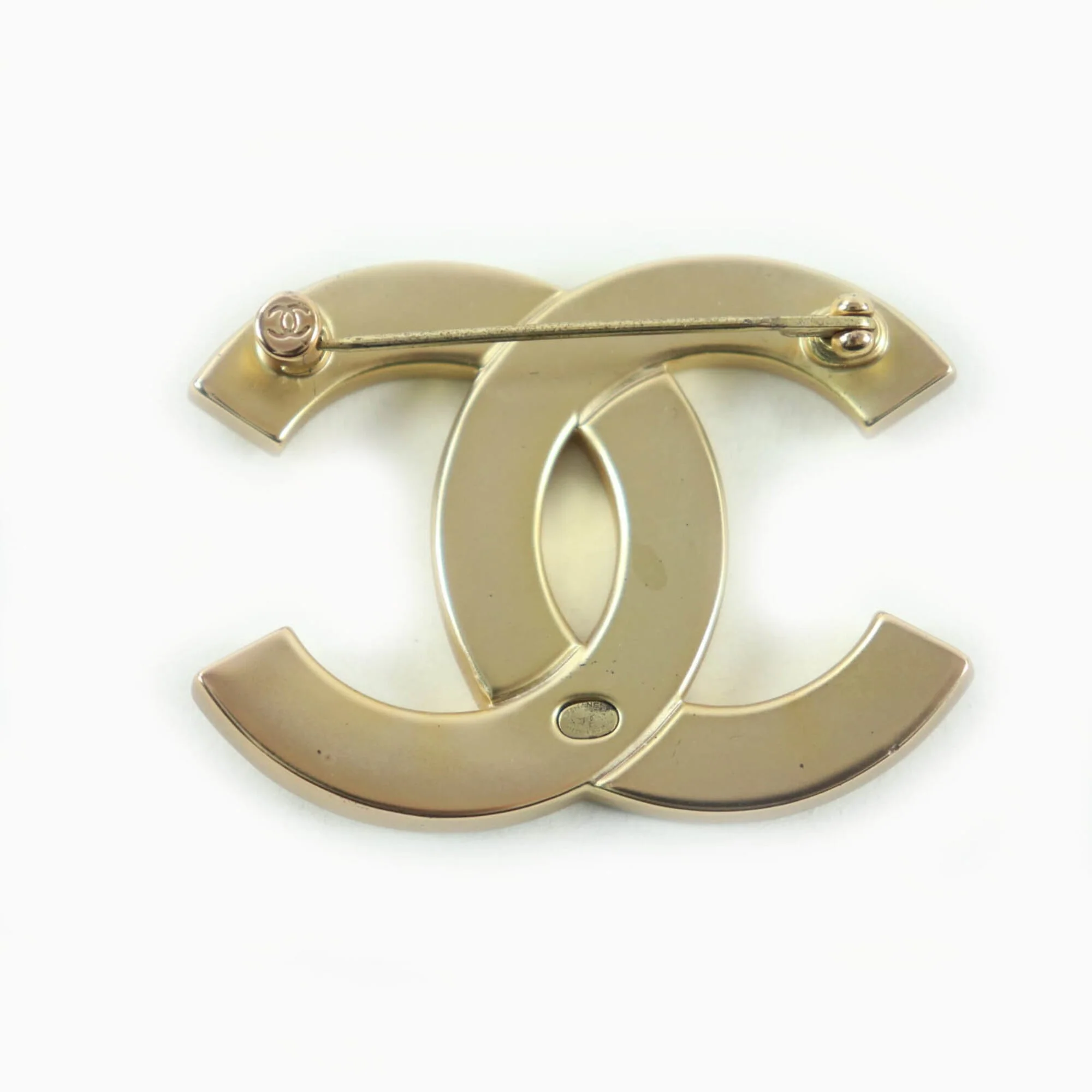 CC Logo Brooch Metal - Image 3
