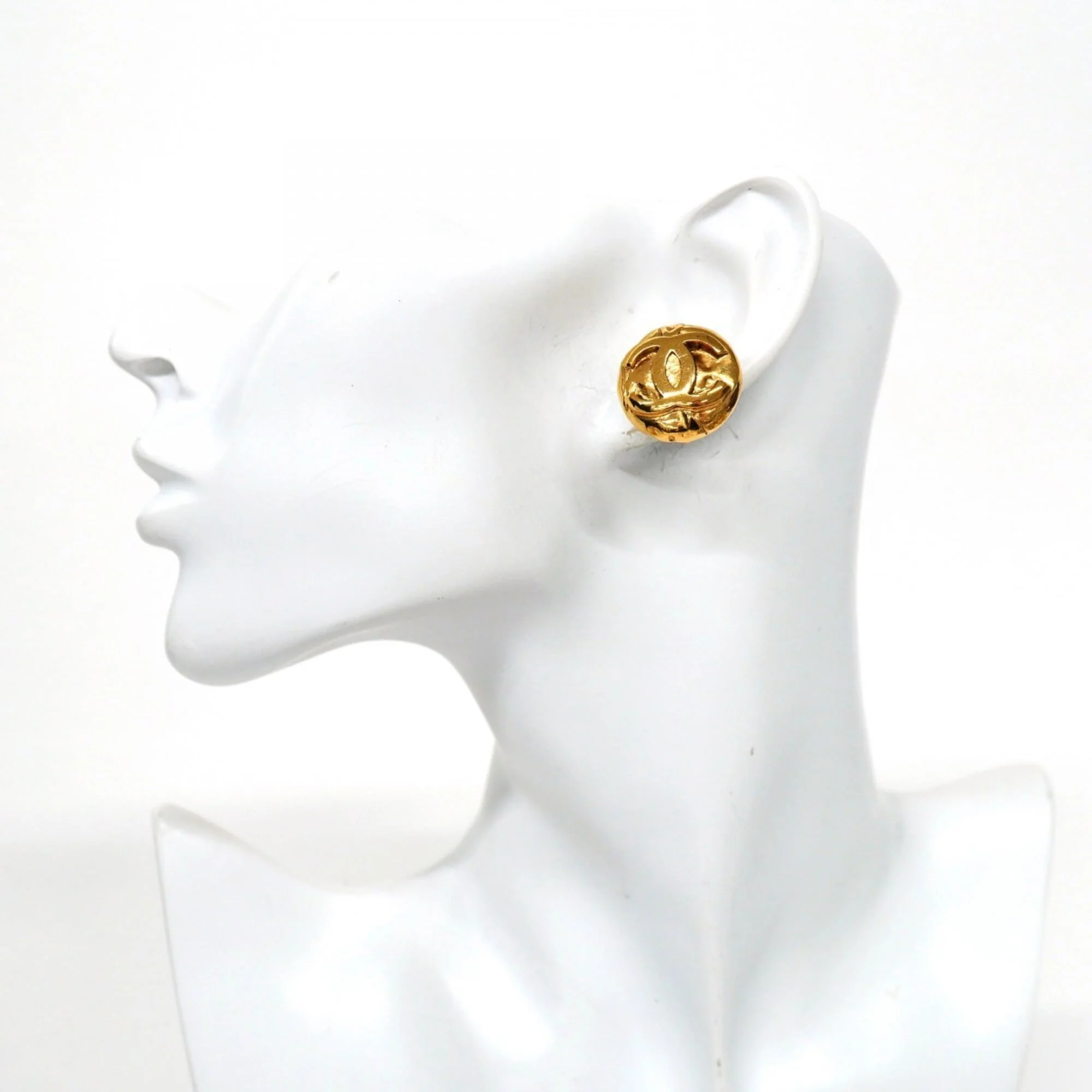 CC Logo Circle Clip-On Earrings Metal Gold-Tone Metal - Image 5