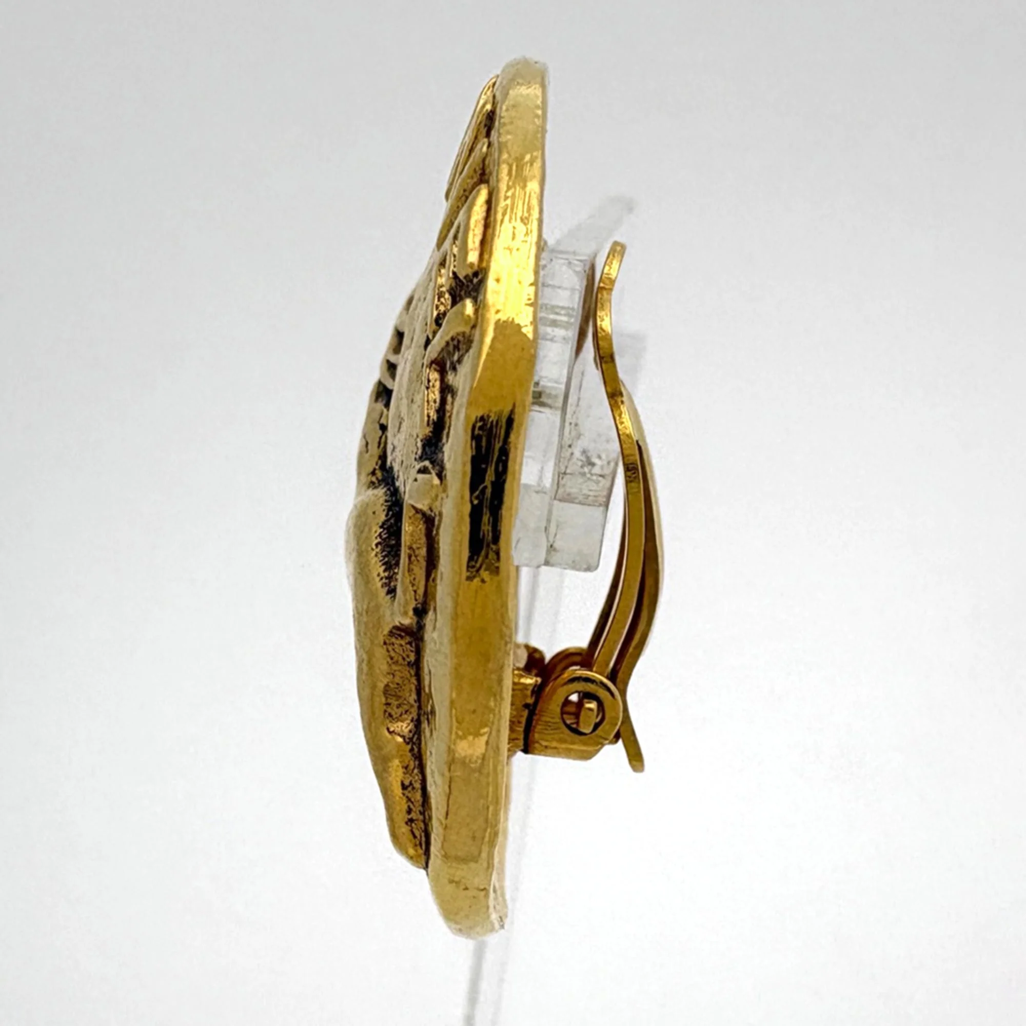 Clip-On Earrings Logo Clip-On Gold-Tone Metal - Image 2