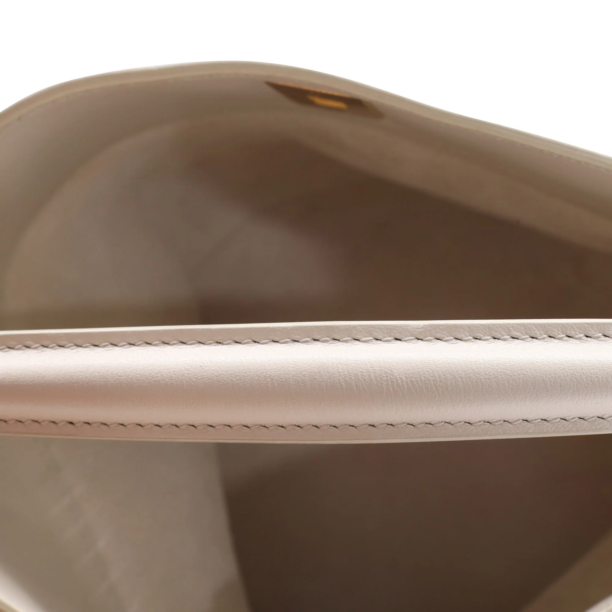 Bucket 16 Bag Leather - Image 5