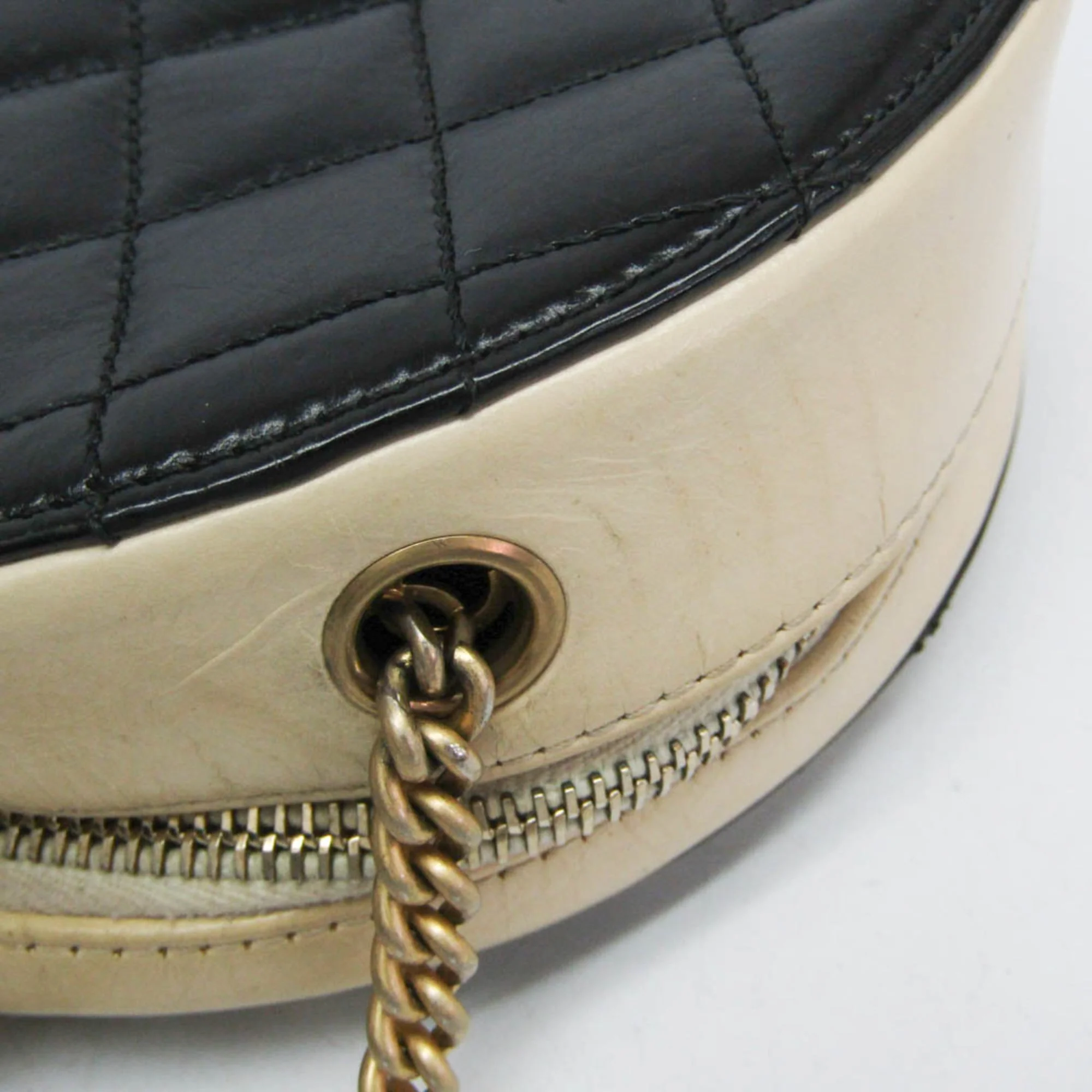 En Vogue Round Bag Crumpled Calfskin Small - Image 6