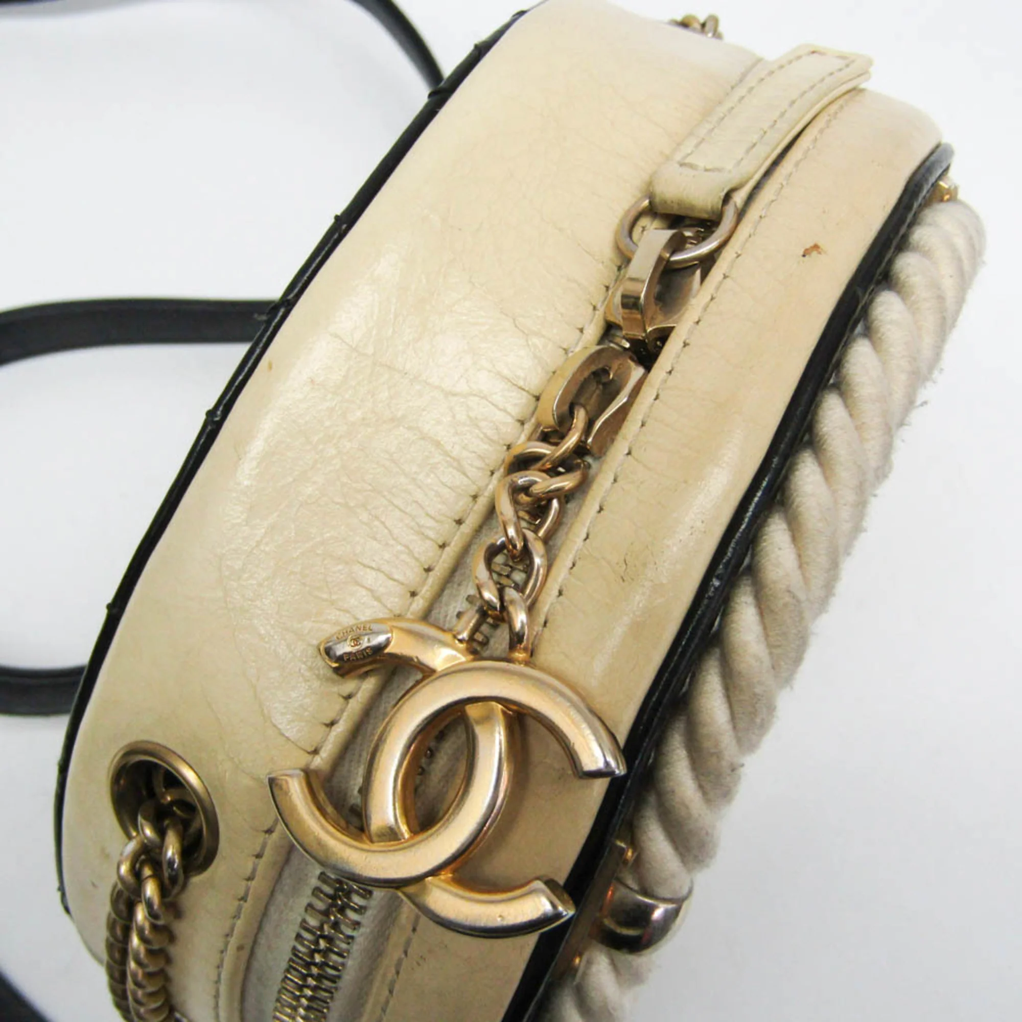 En Vogue Round Bag Crumpled Calfskin Small - Image 7