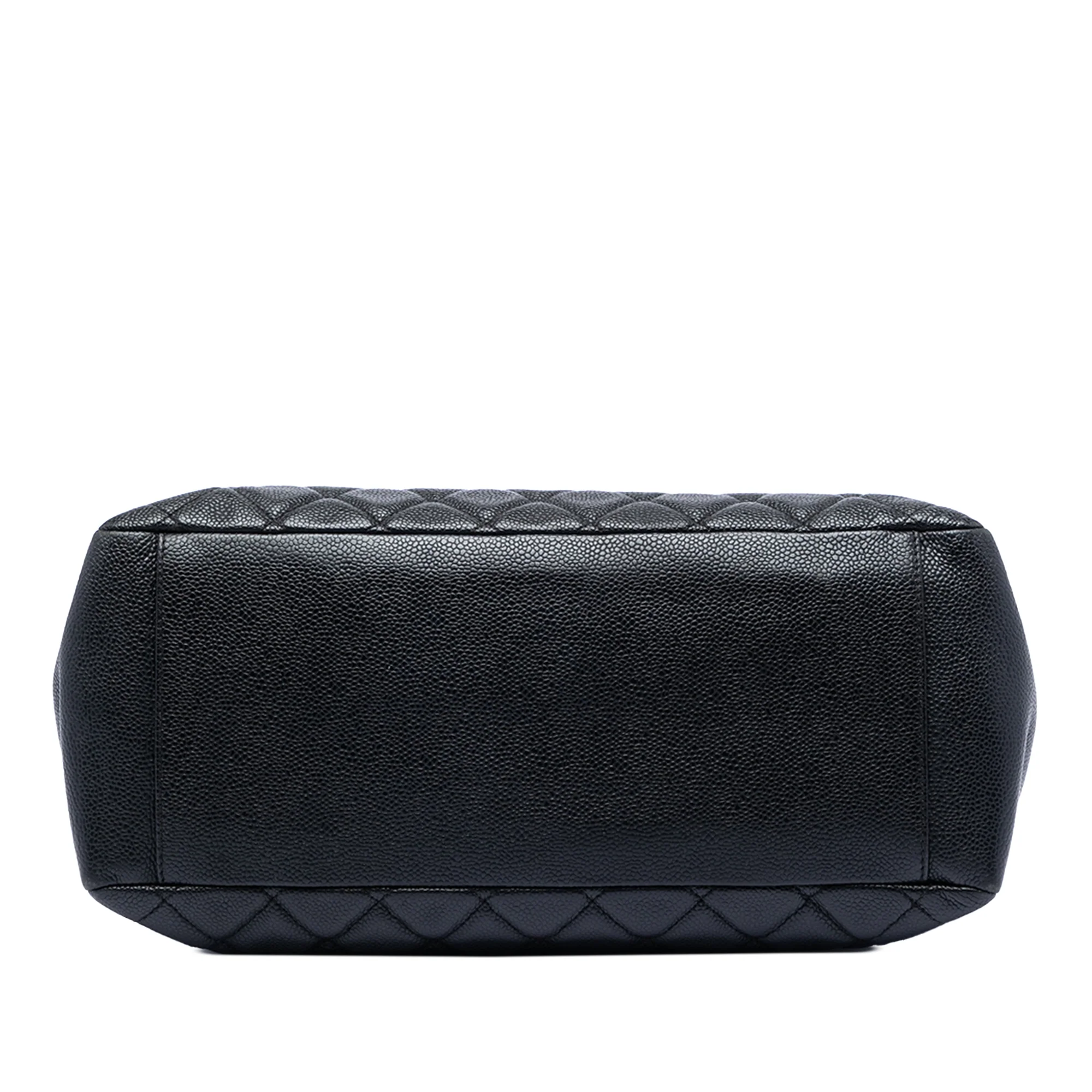 Grand Shopping Tote Quilted Caviar - Image 3