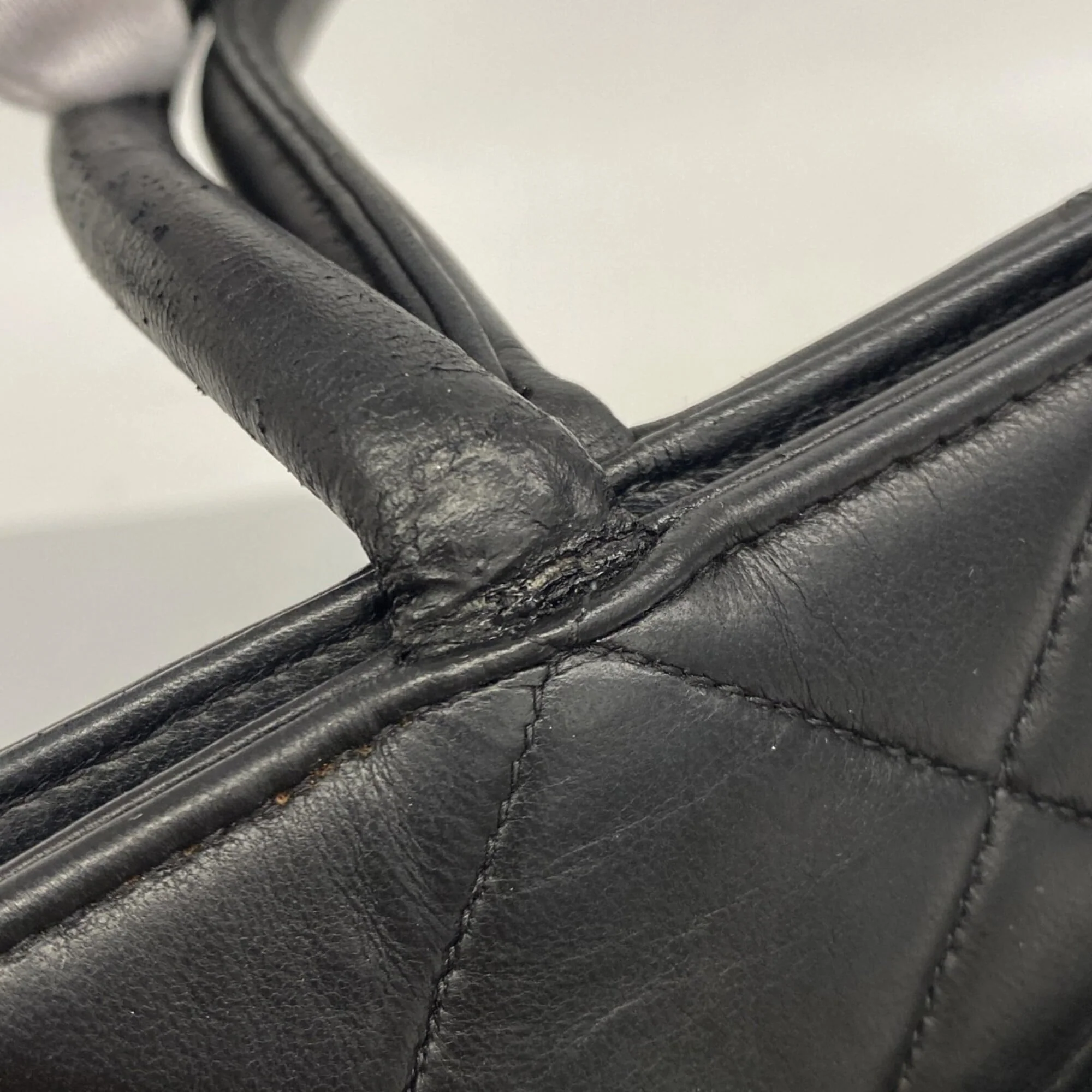 Medallion Tote Quilted Lambskin - Image 7