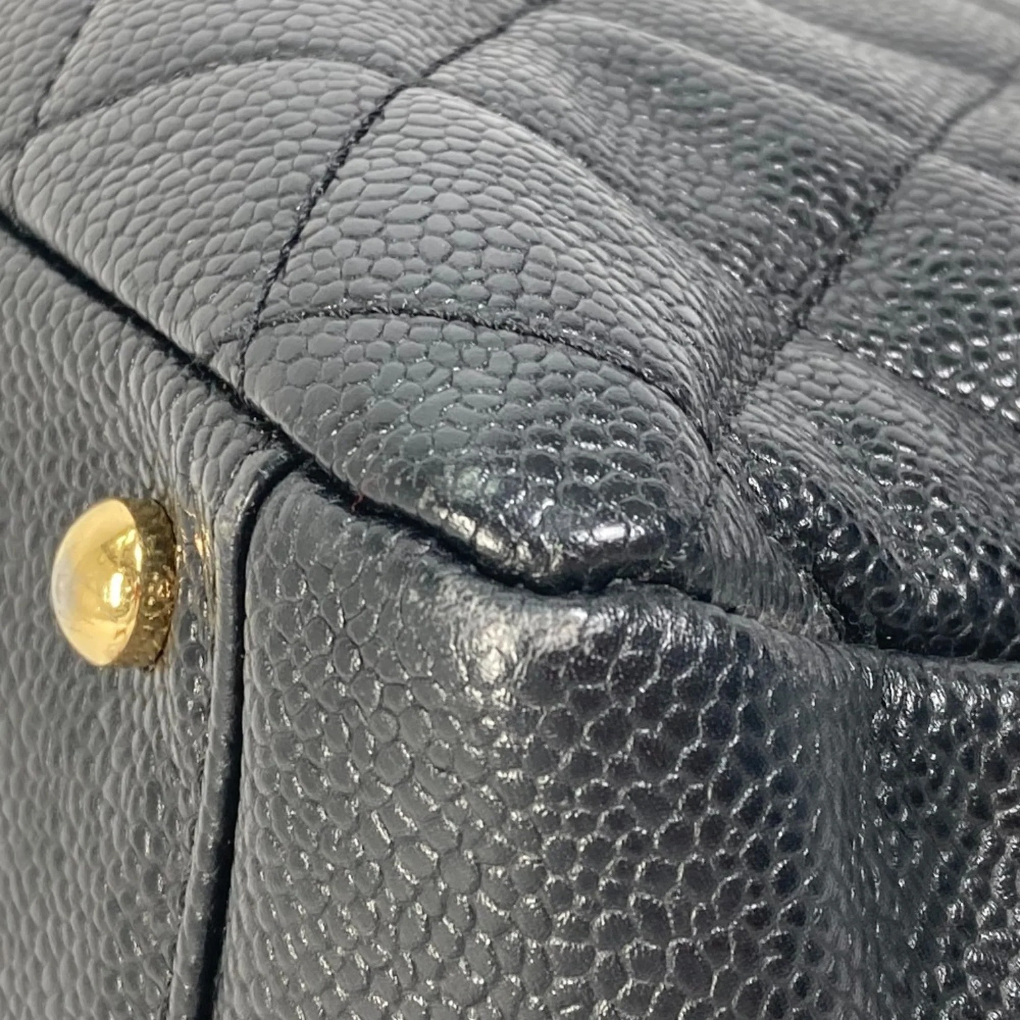 Petite Timeless Tote Quilted Caviar - Image 8