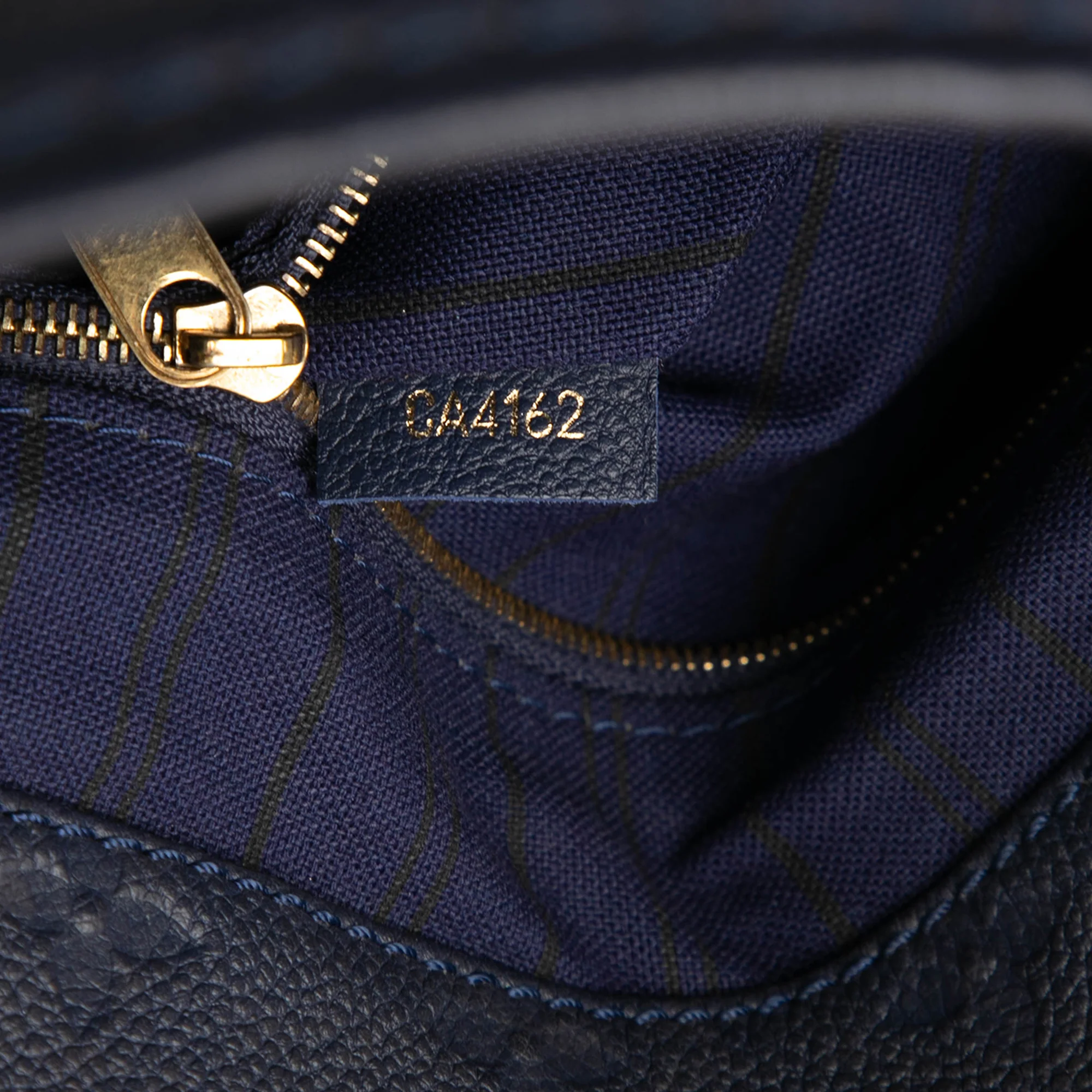 Artsy Handbag Monogram Empreinte Leather MM - Image 6
