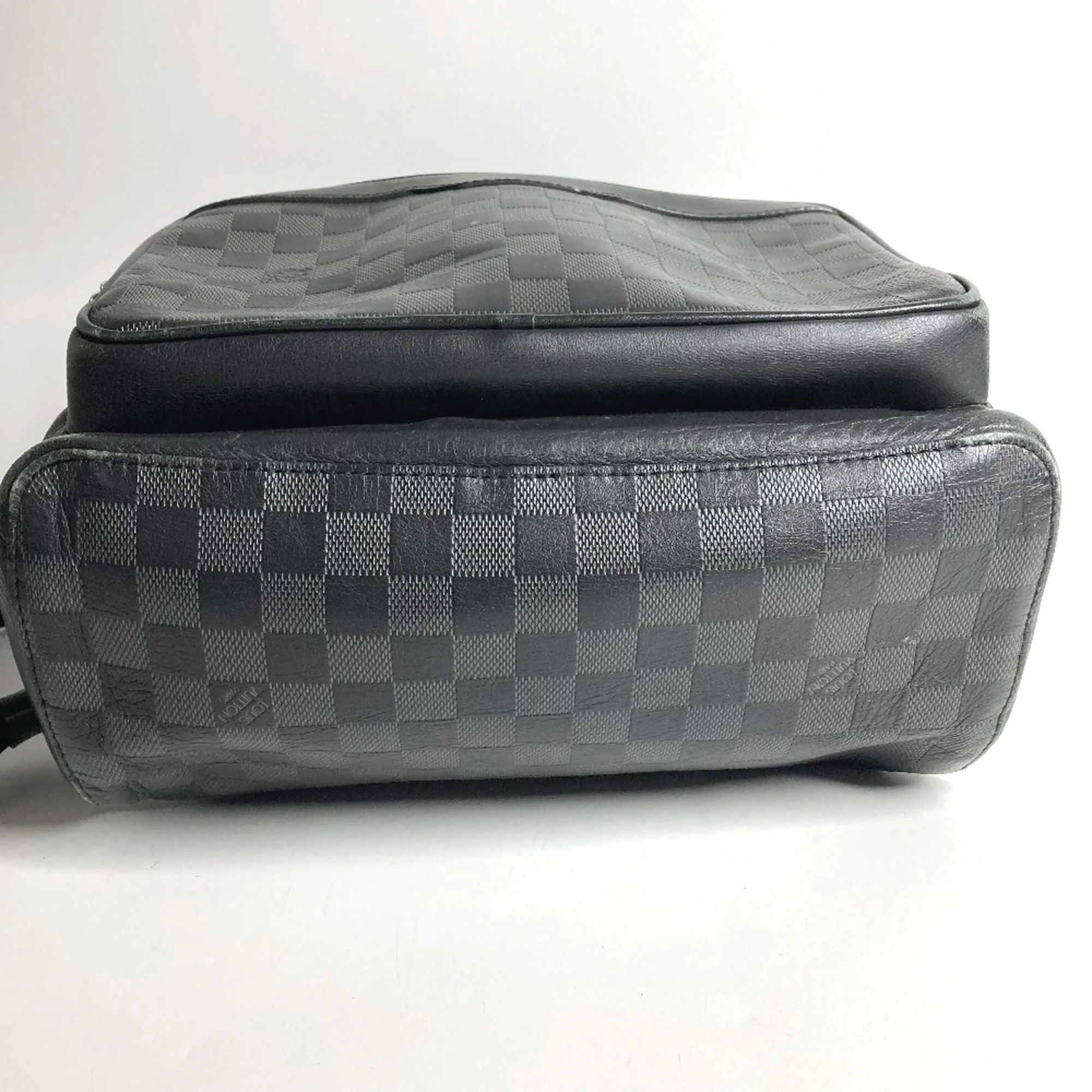 Campus Backpack Damier Infini Leather - Image 9
