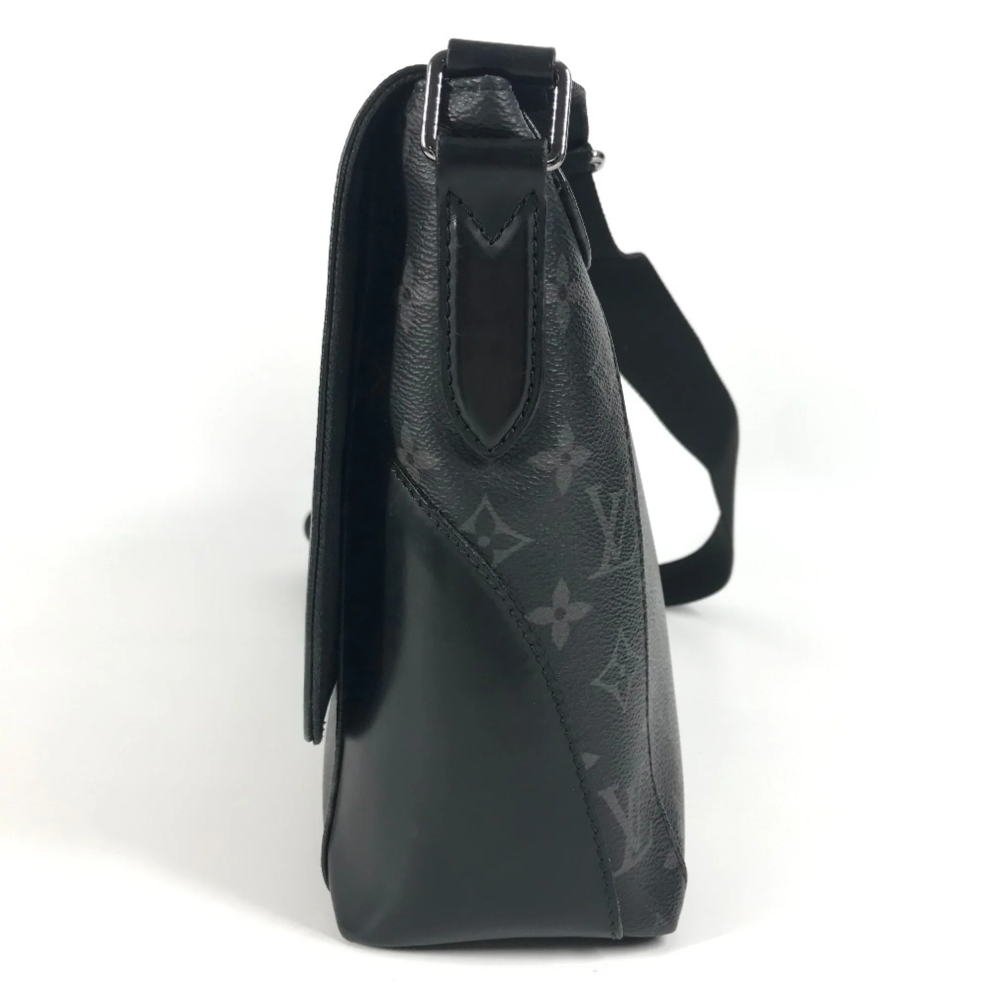 District Messenger Bag Monogram Eclipse Canvas PM - Image 4