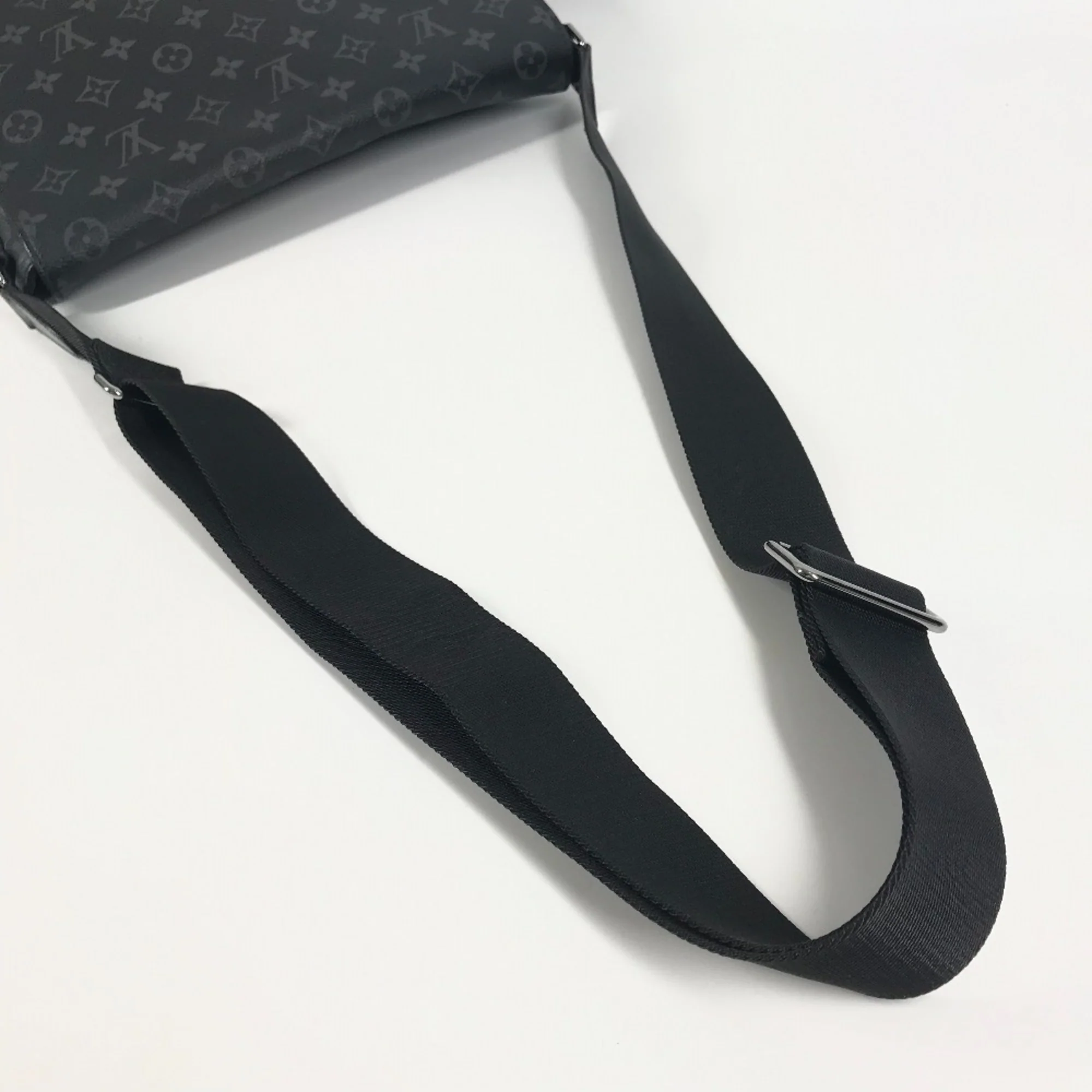 District Messenger Bag Monogram Eclipse Canvas PM - Image 6