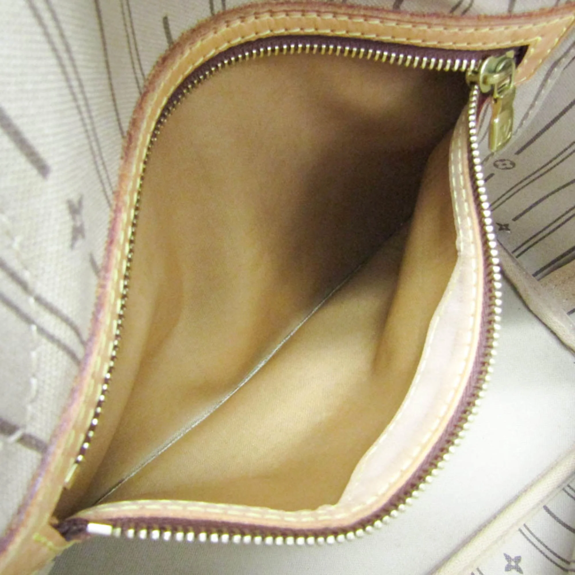 Neverfull Tote Monogram Canvas PM - Image 9