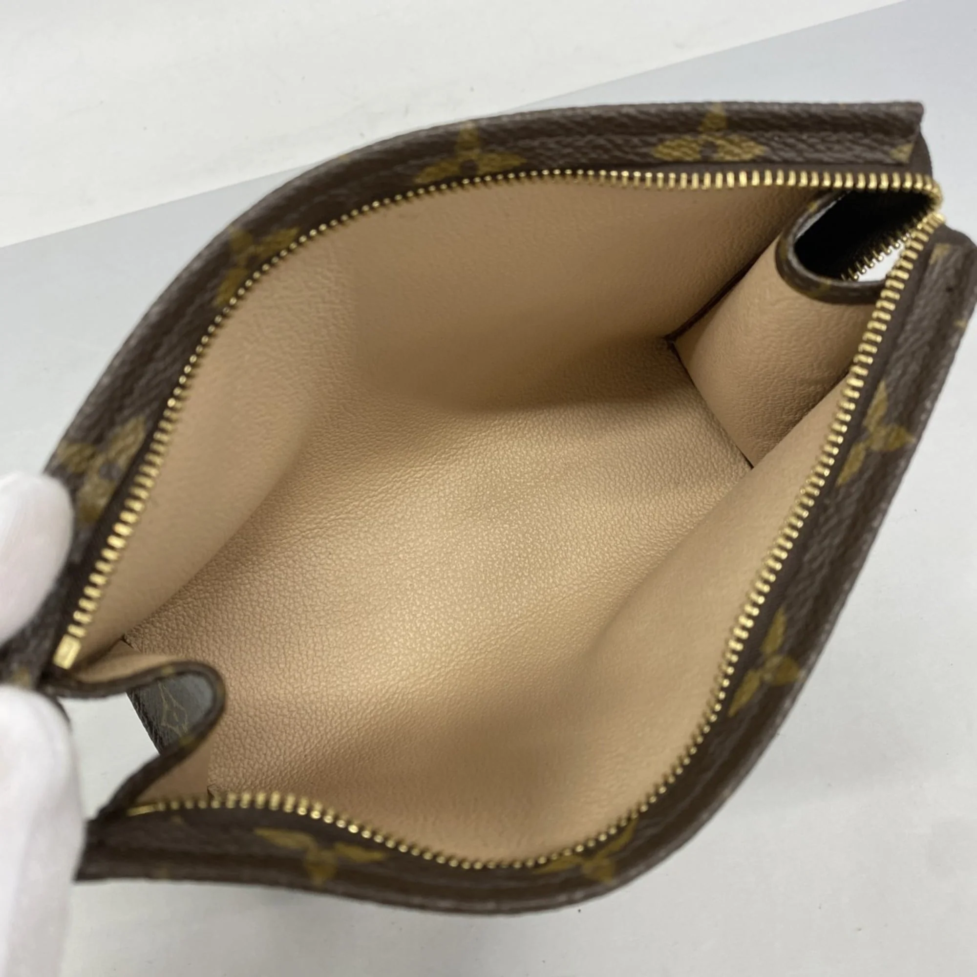 Toiletry Pouch Monogram Canvas 26 - Image 4