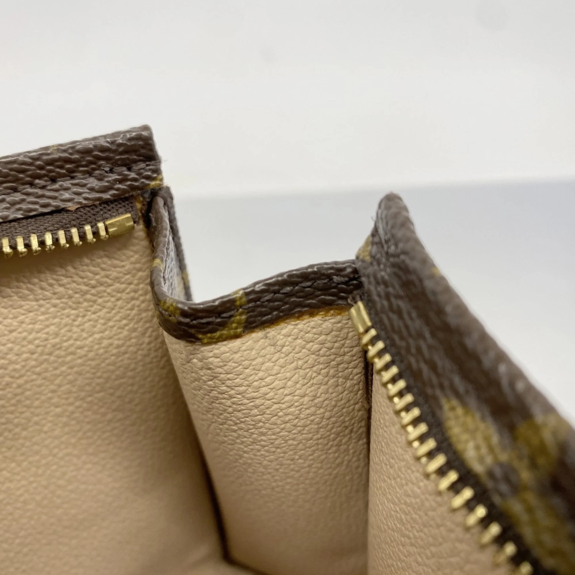 Toiletry Pouch Monogram Canvas 26 - Image 8