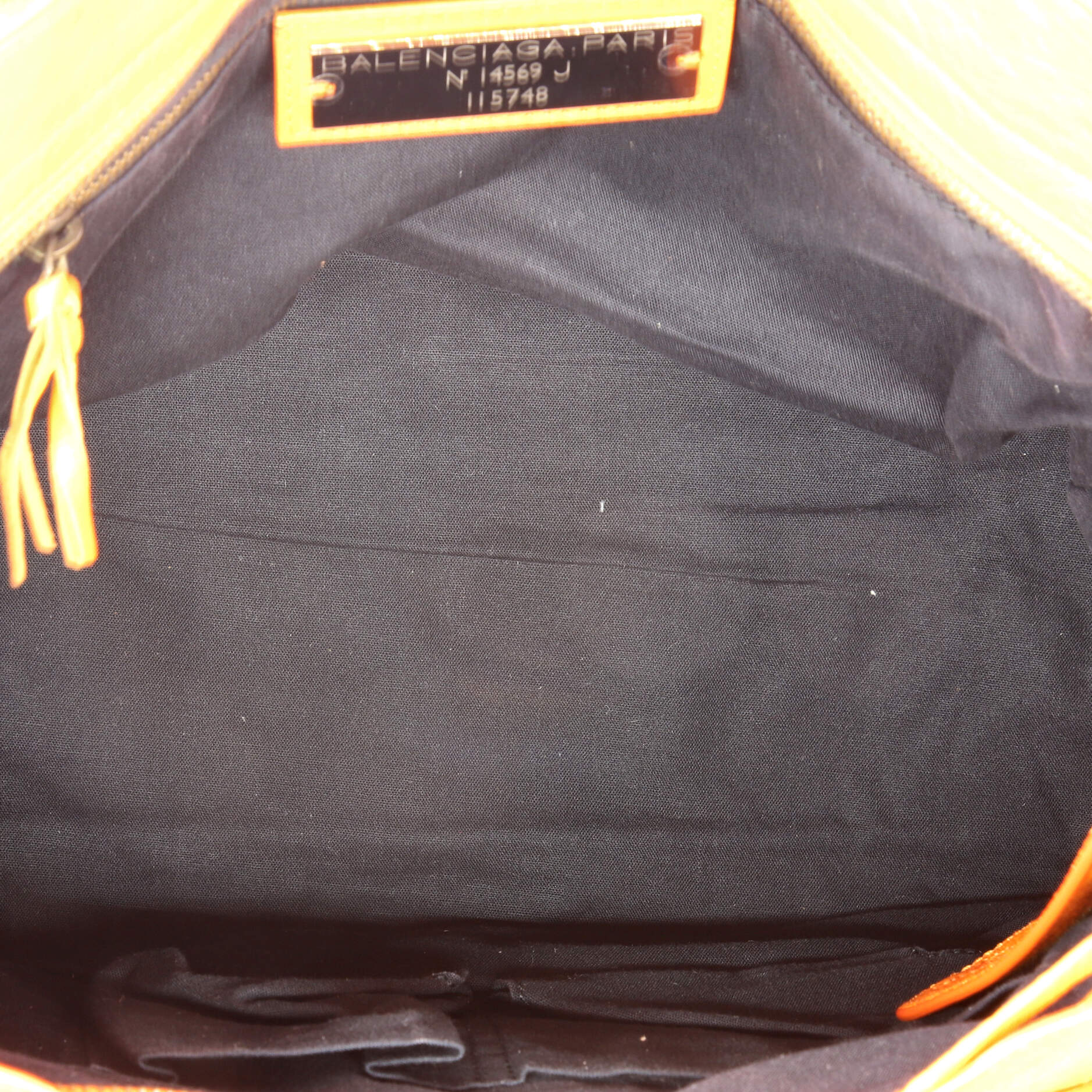 City Classic Studs Bag Leather Medium - Image 6