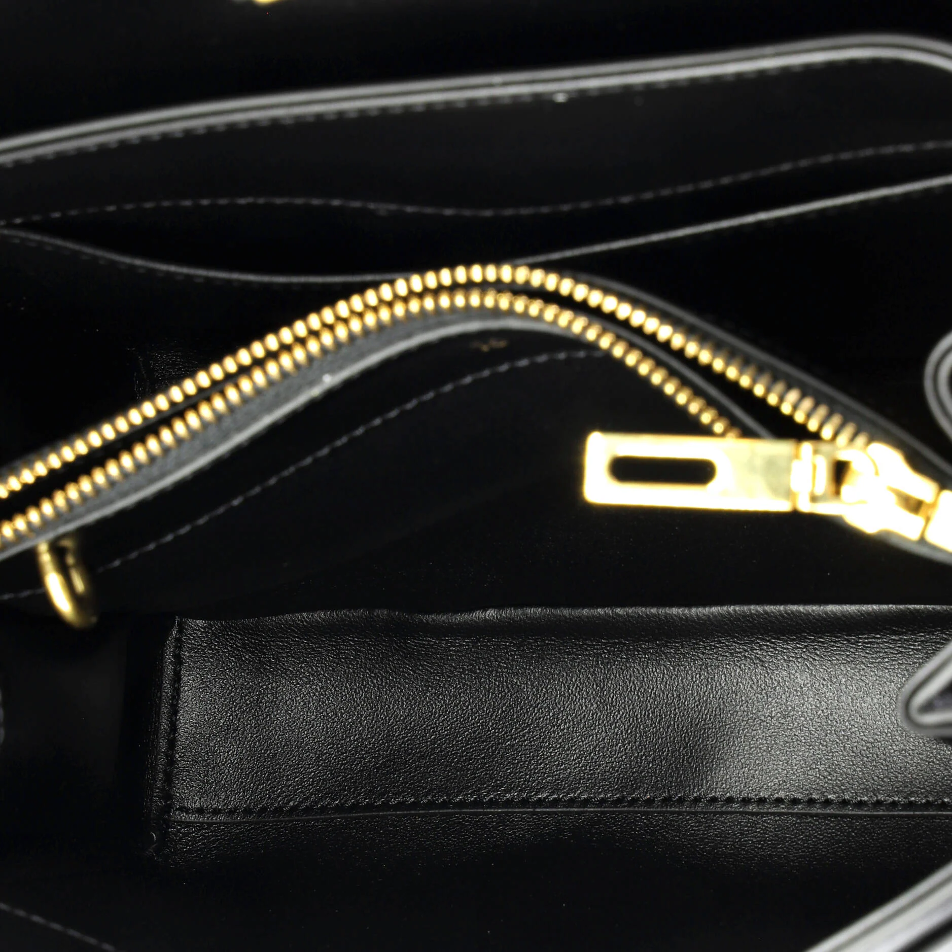 16 Top Handle Bag Smooth Calfskin Small - Image 5