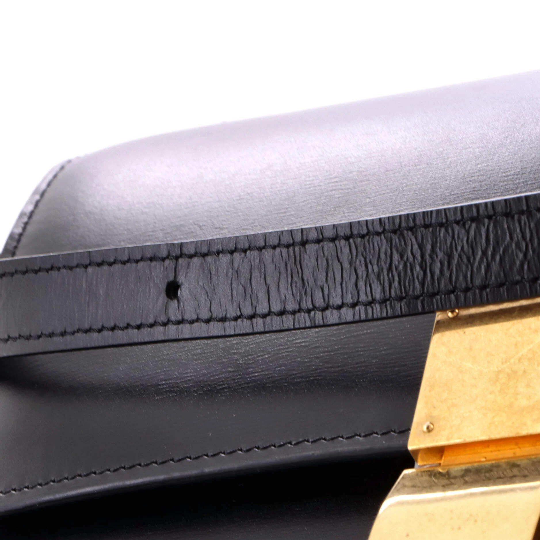 Classic Box Bag Smooth Leather Medium - Image 7