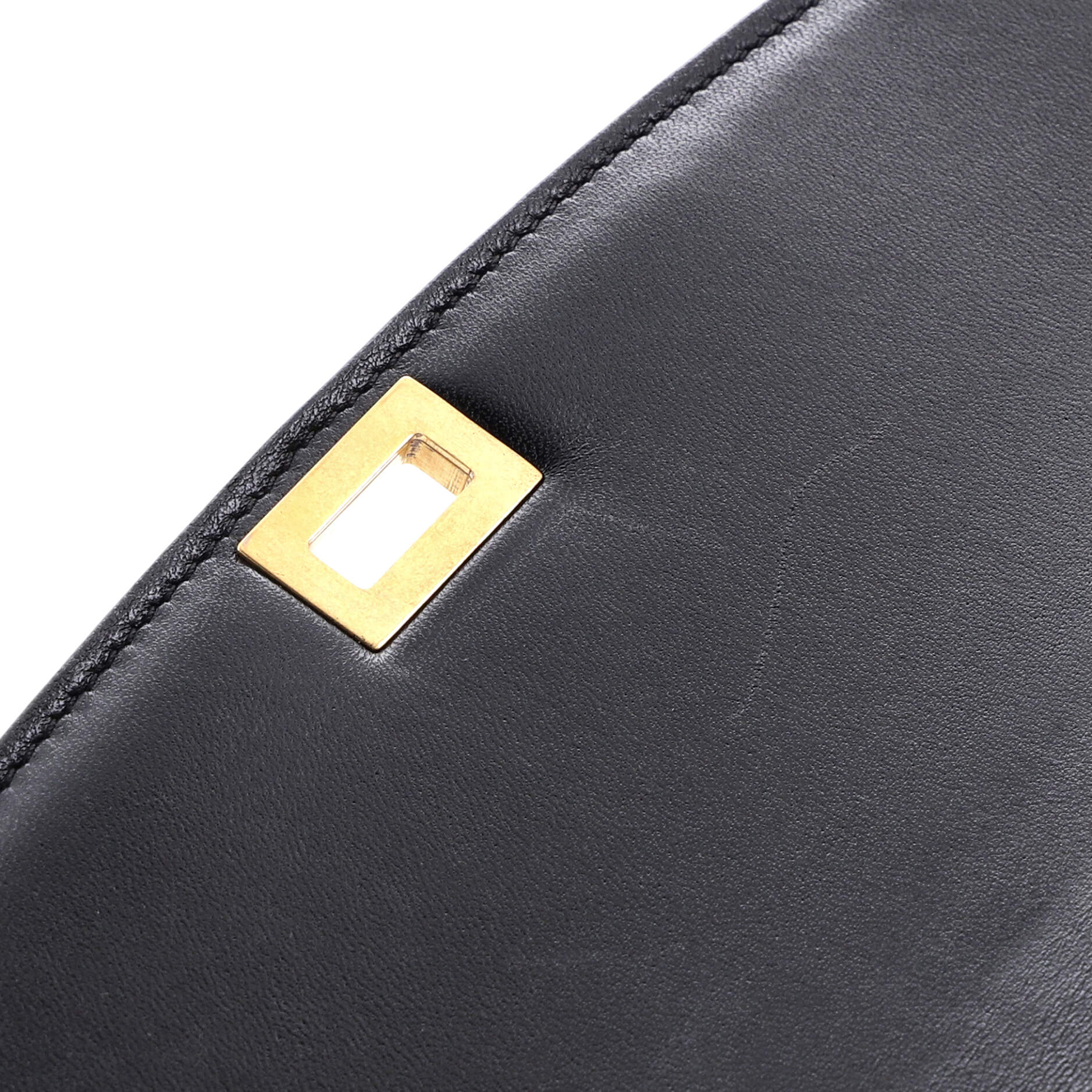 Classic Box Bag Stingray Medium - Image 7