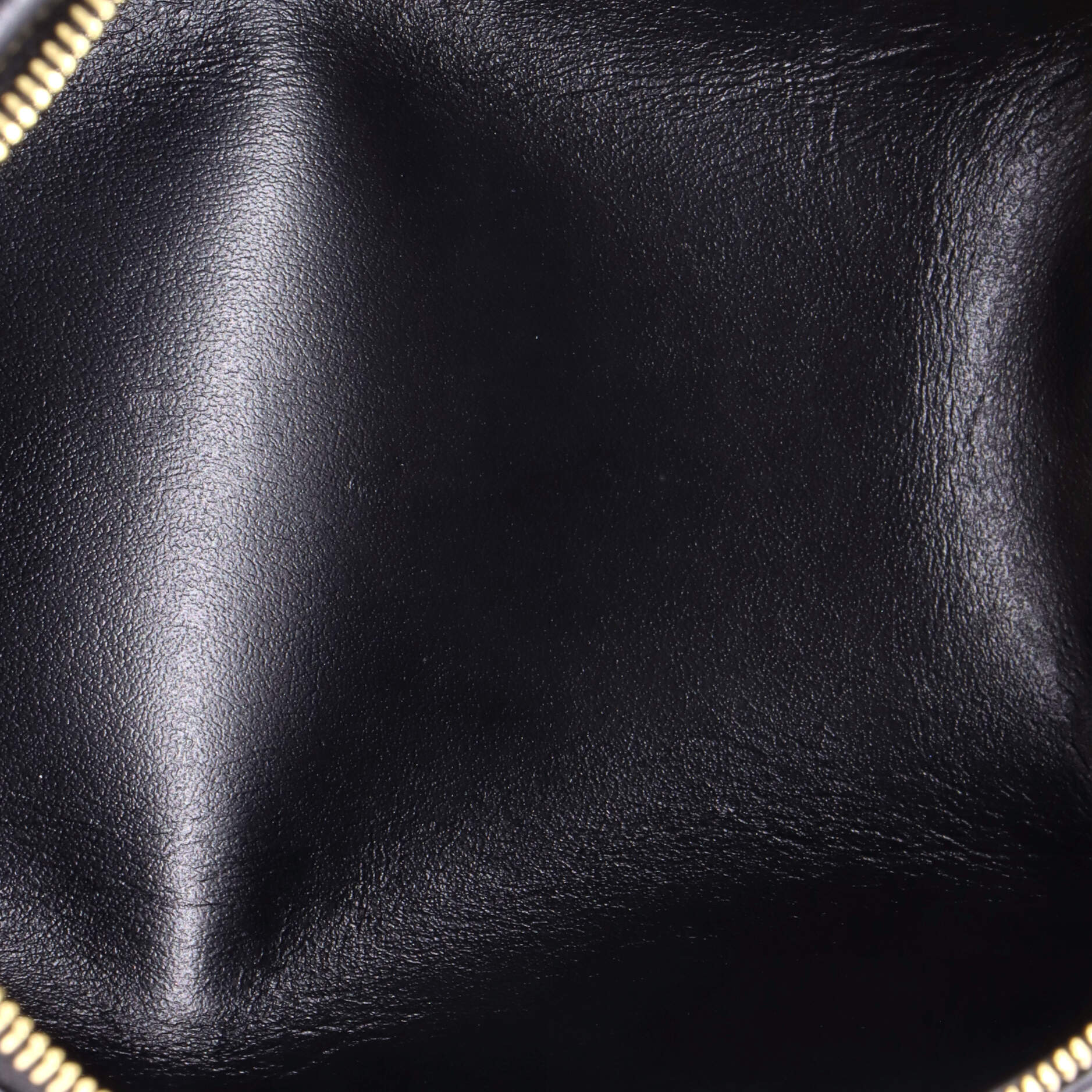 Cuir Triomphe Zip Around Chain Clutch Leather - Image 5