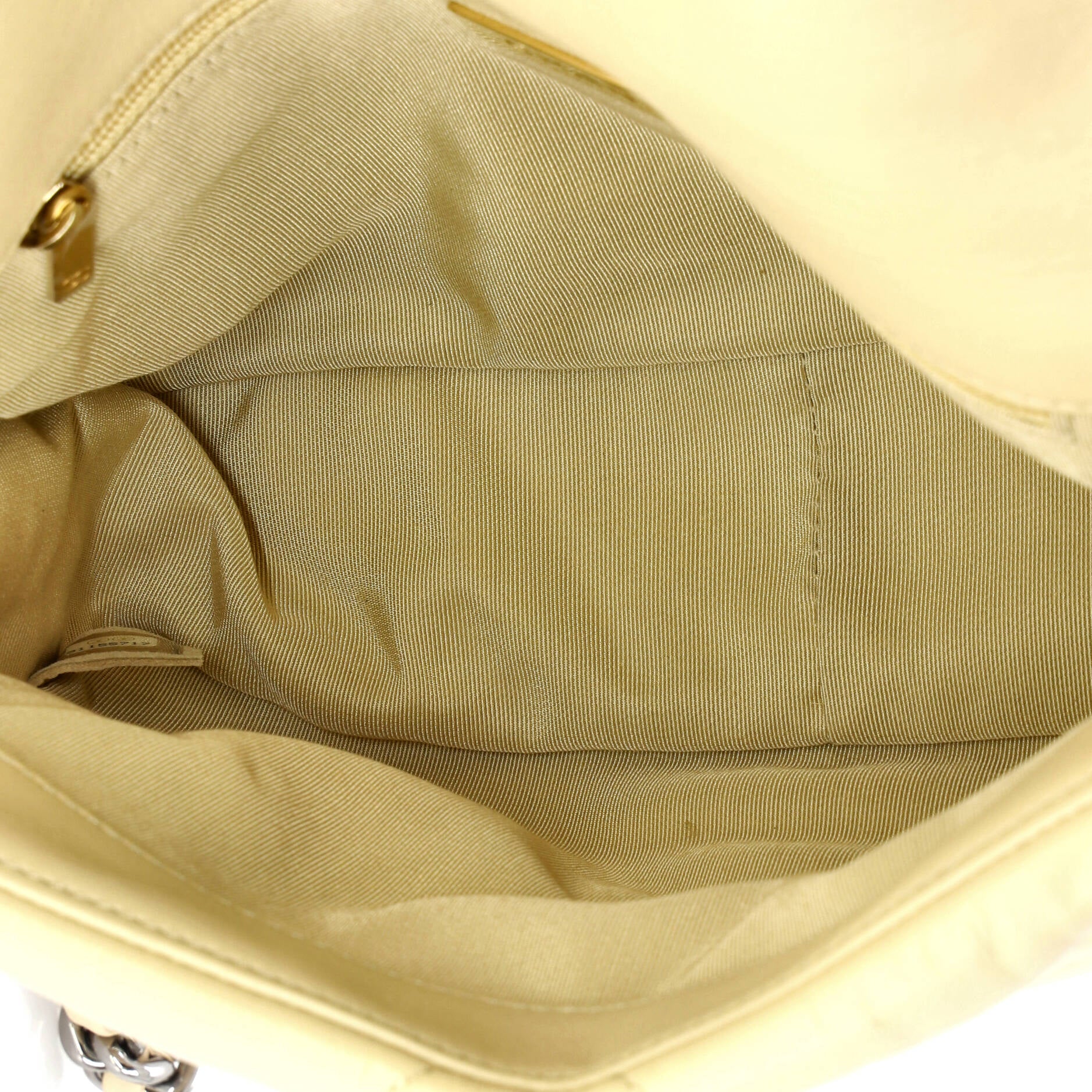 19 Flap Bag Quilted Leather Medium - Image 6