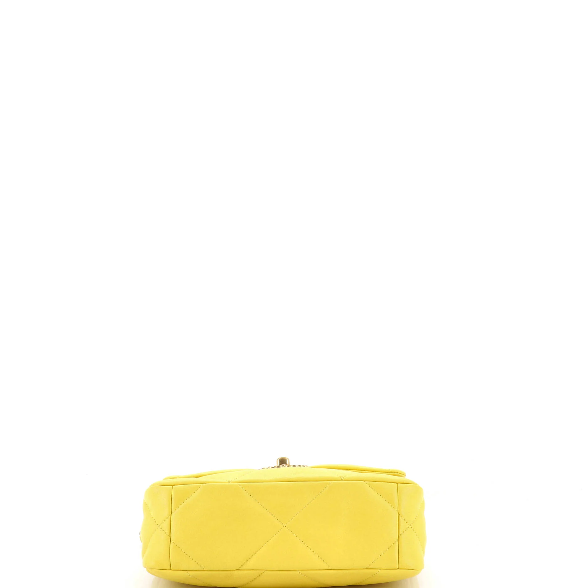 19 Flap Bag Quilted Leather Medium - Image 4