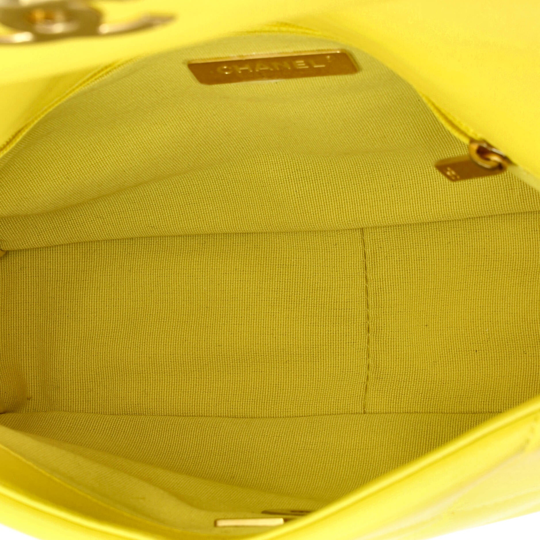 19 Flap Bag Quilted Leather Medium - Image 5