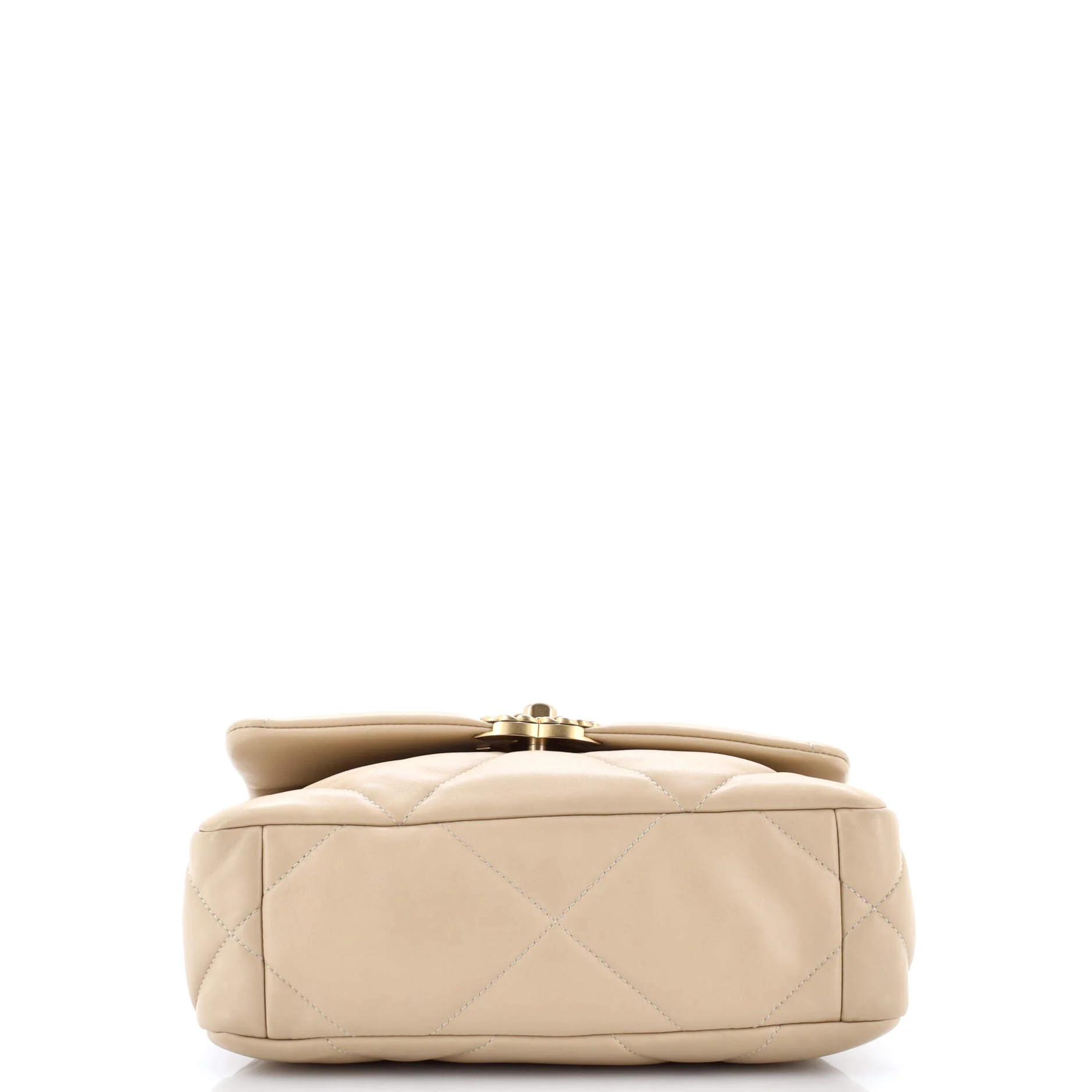 19 Flap Bag Quilted Leather Medium - Image 4