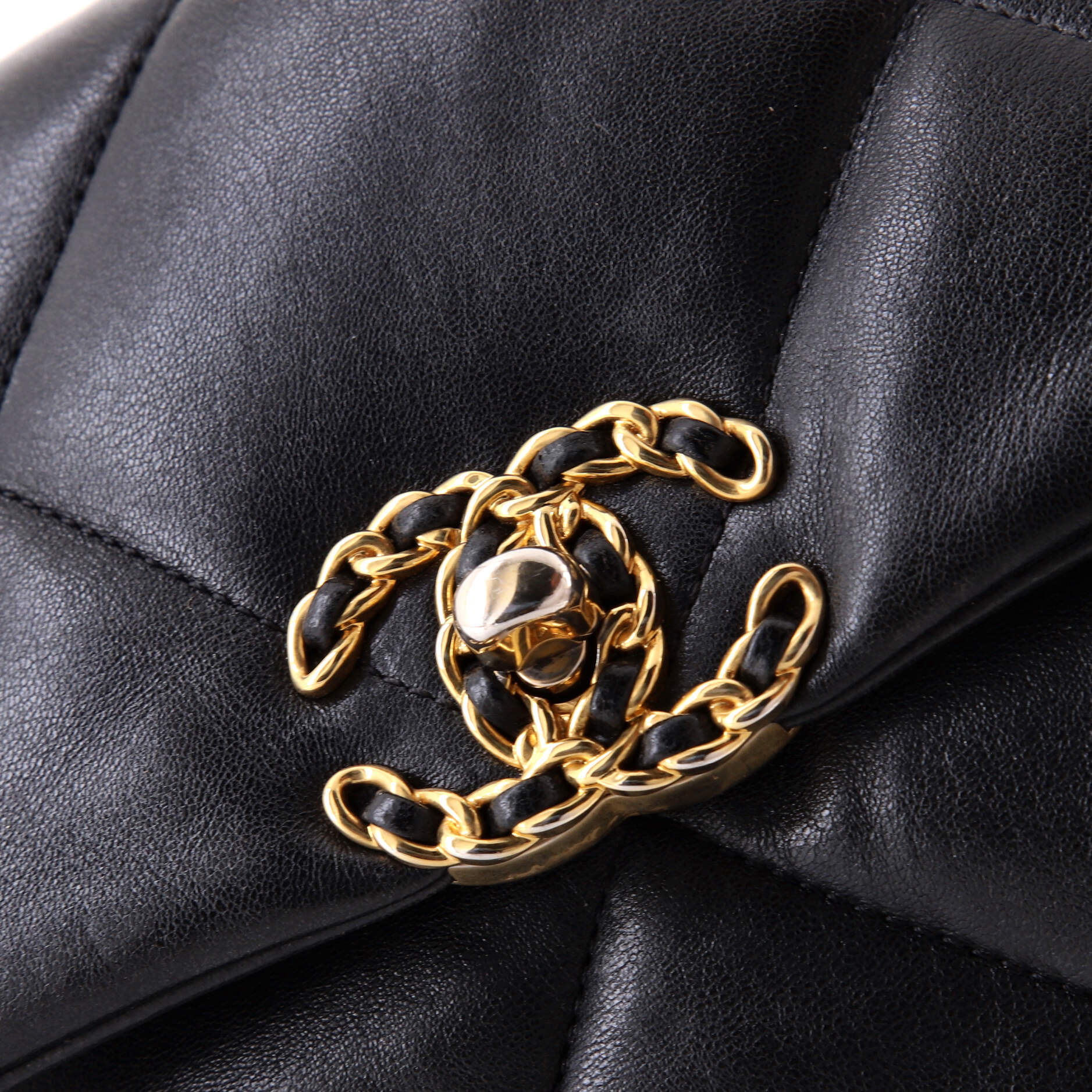 19 Flap Bag Quilted Leather Medium - Image 8