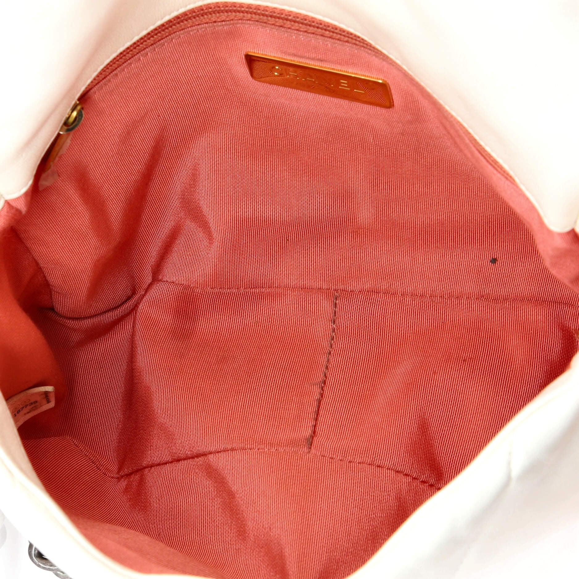 19 Flap Bag Quilted Leather Medium - Image 5