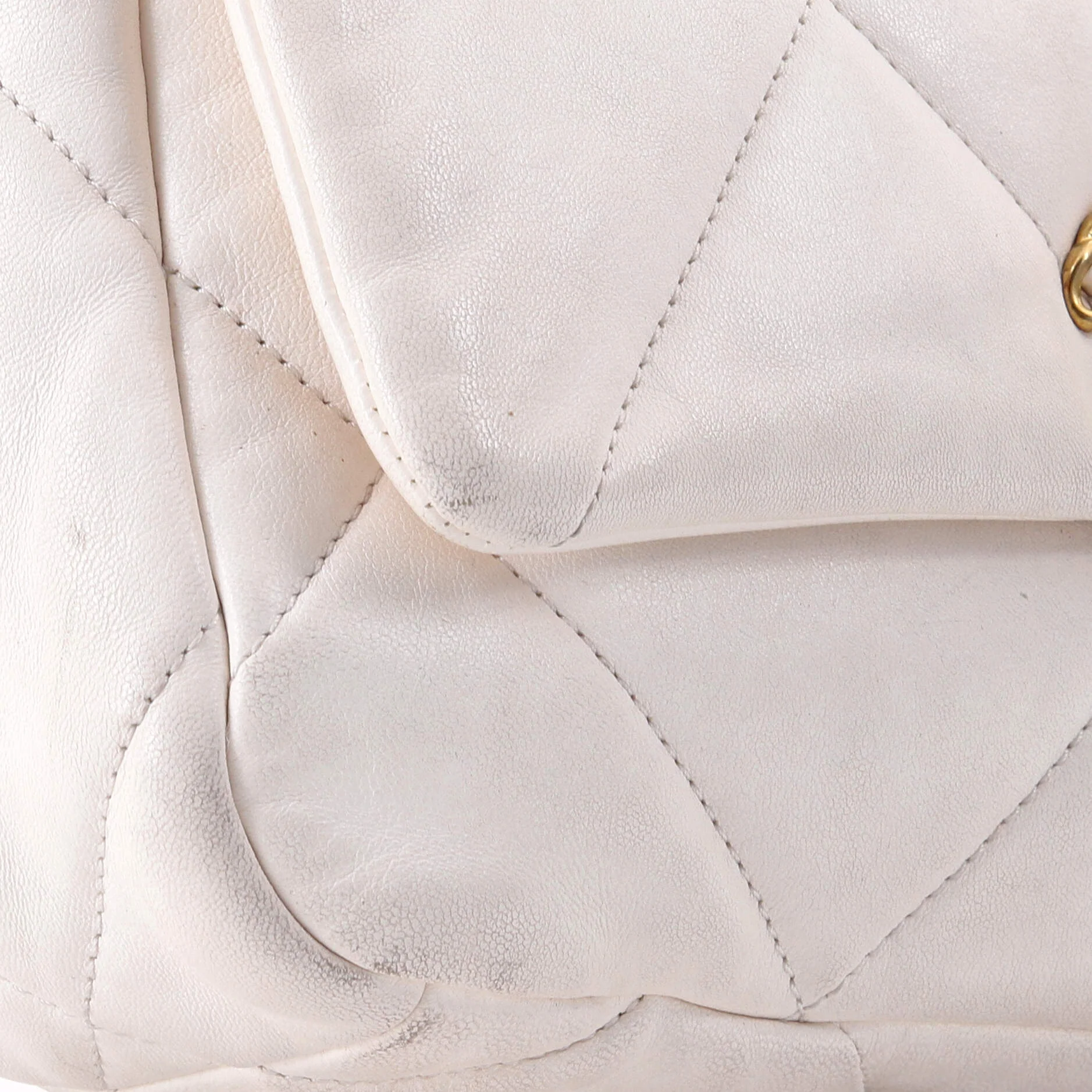 19 Flap Bag Quilted Leather Medium - Image 7