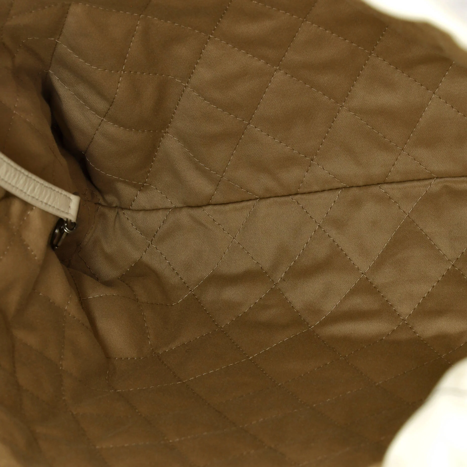 22 Chain Backpack Quilted Calfskin Large - Image 5