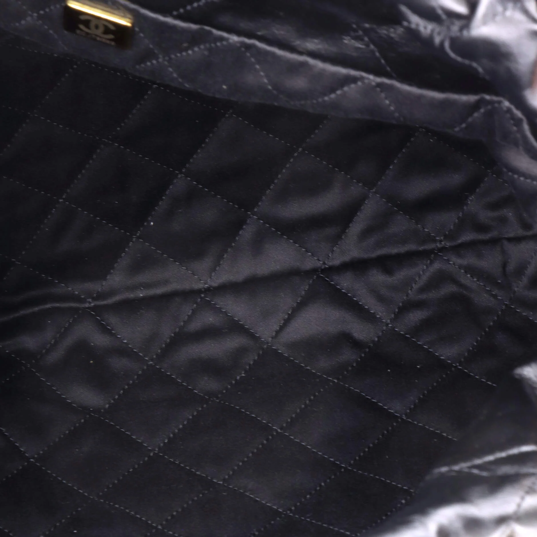 22 Chain Hobo Quilted Calfskin Small - Image 6
