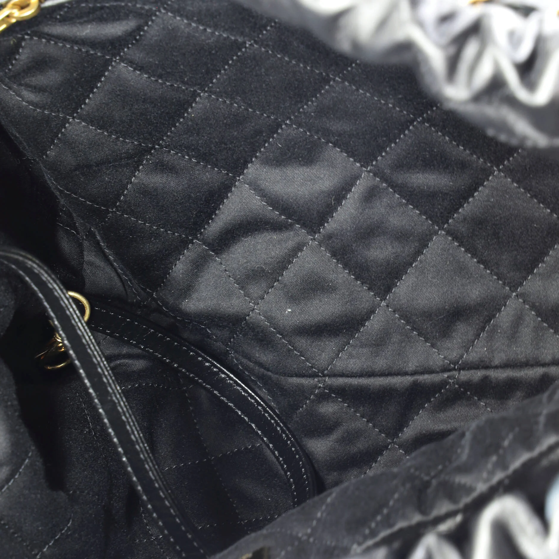 22 Chain Hobo Quilted Calfskin Small - Image 6