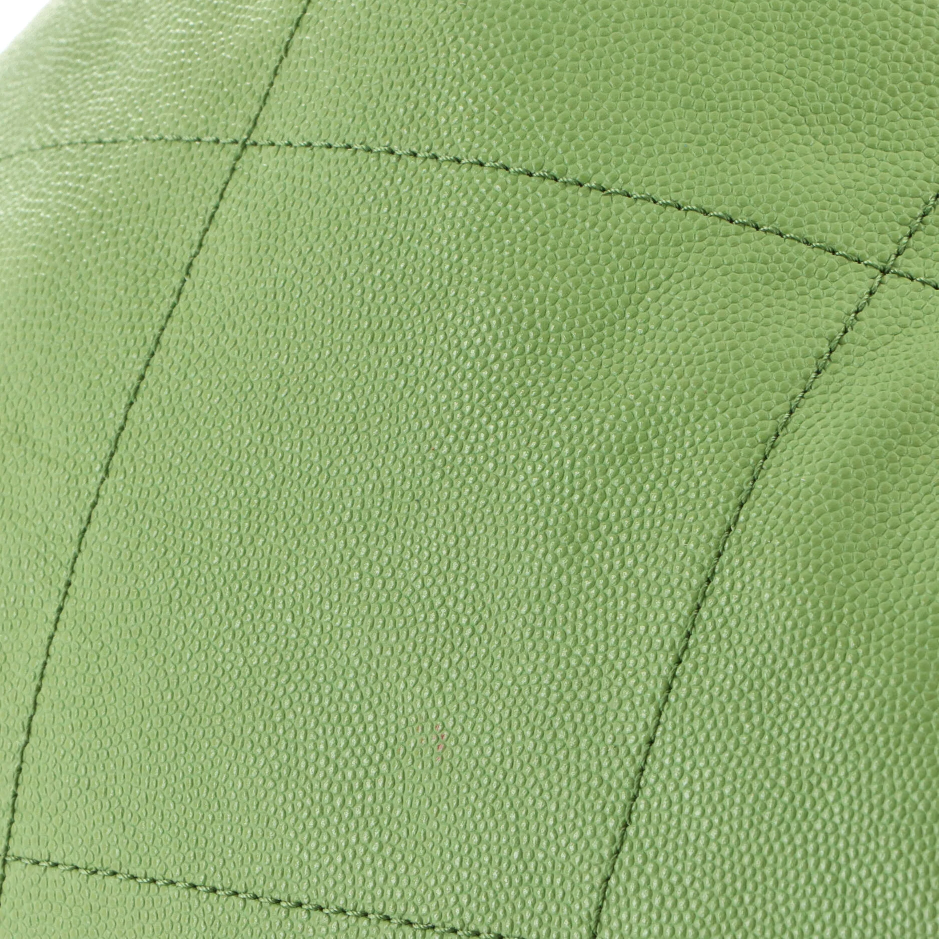 22 Chain Hobo Quilted Caviar Small - Image 7