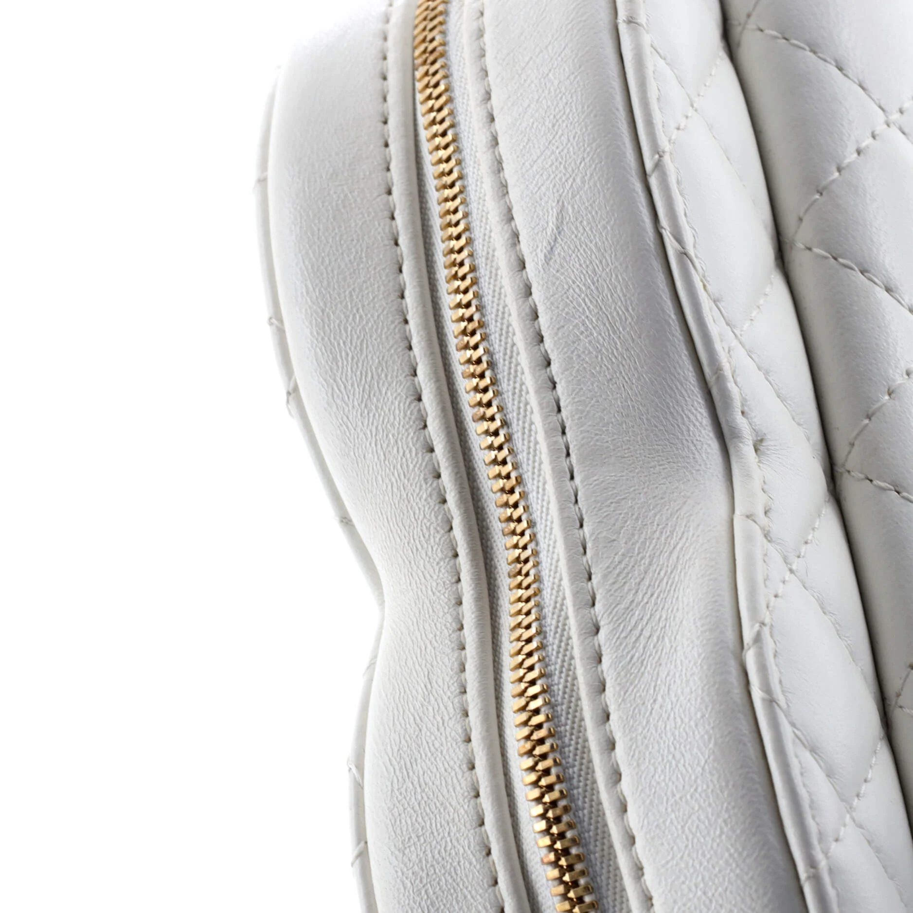 CC in Love Heart Bag Quilted Lambskin - Image 7