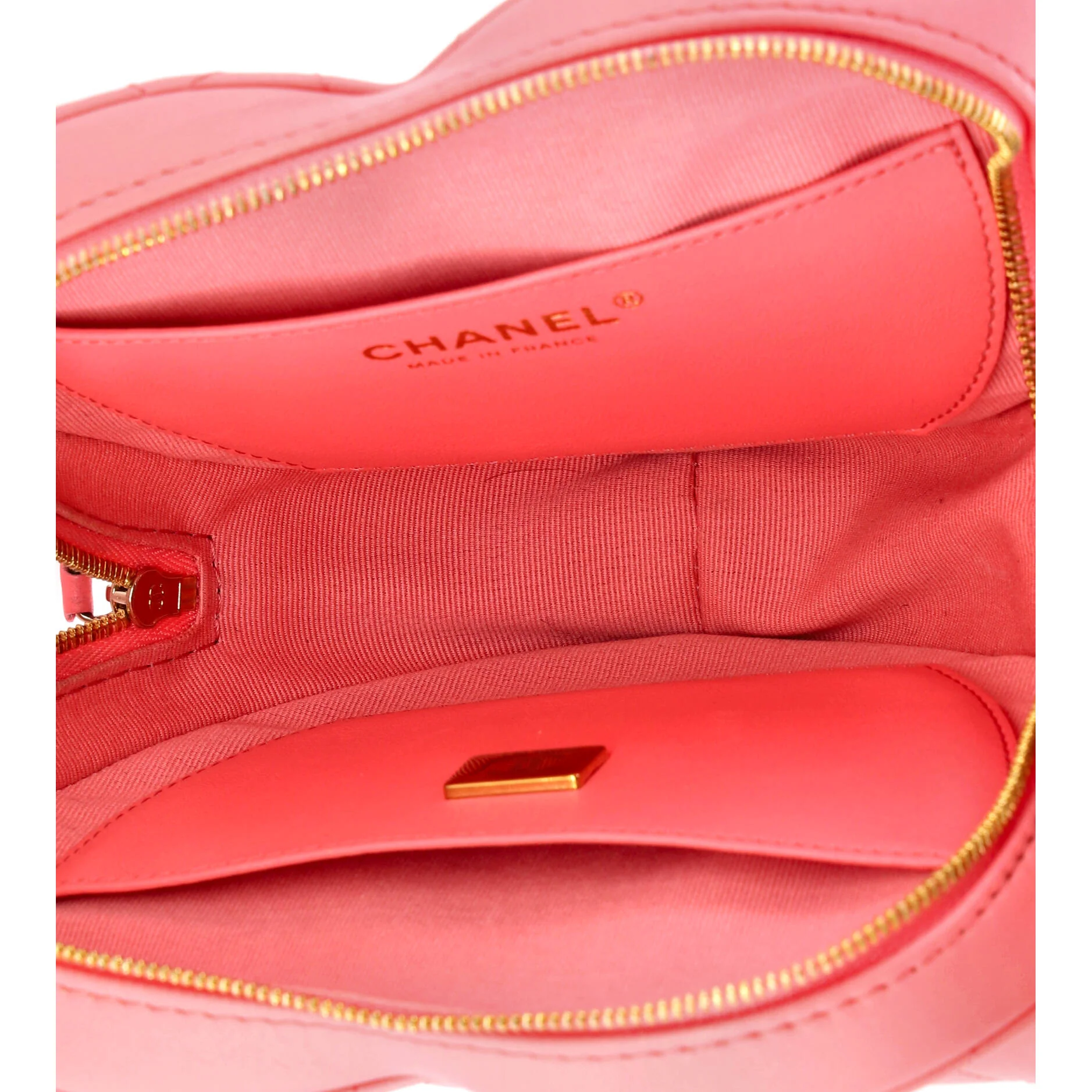 CC in Love Heart Bag Quilted Lambskin - Image 5